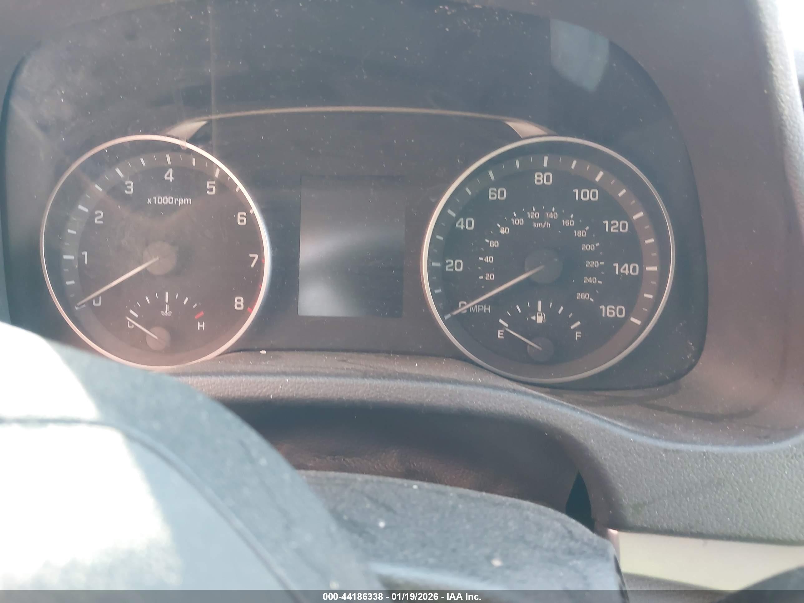 HYUNDAI ELANTRA image 7