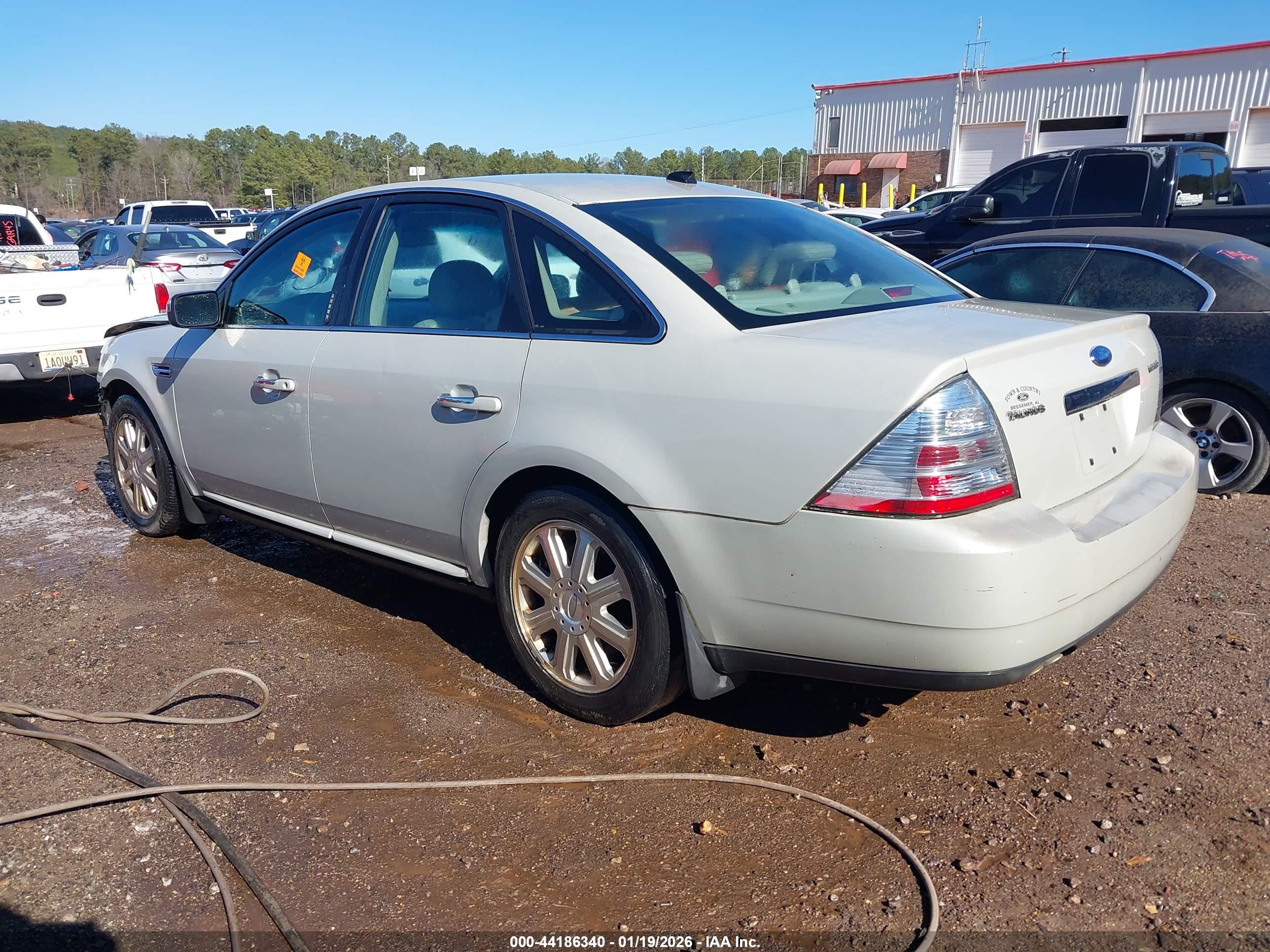 FORD TAURUS image 3