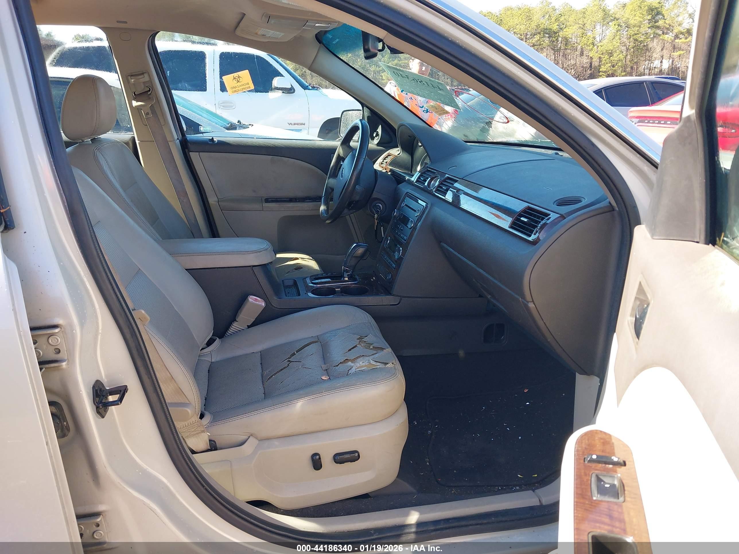 FORD TAURUS image 5