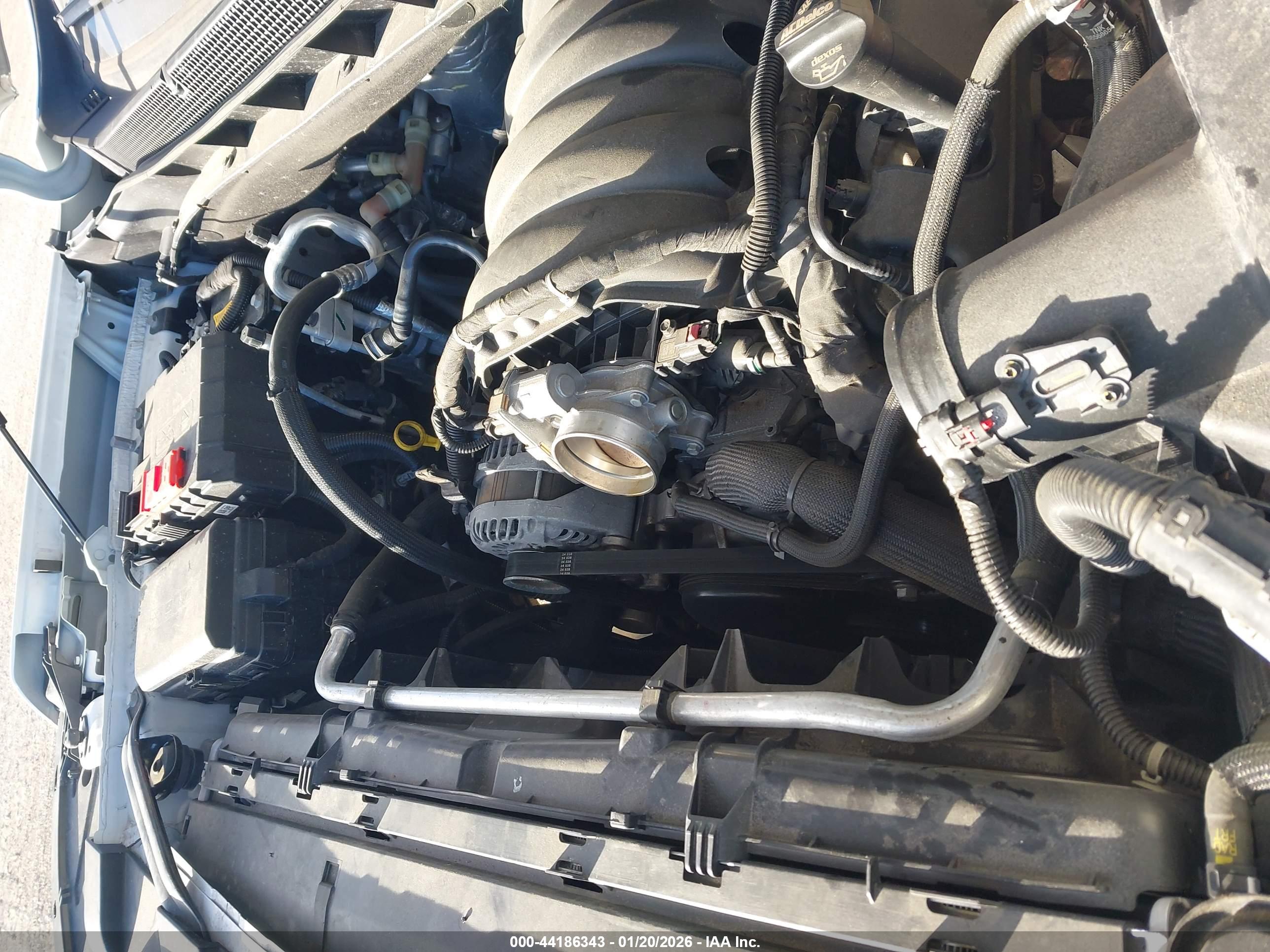 CHEVROLET SUBURBAN image 6