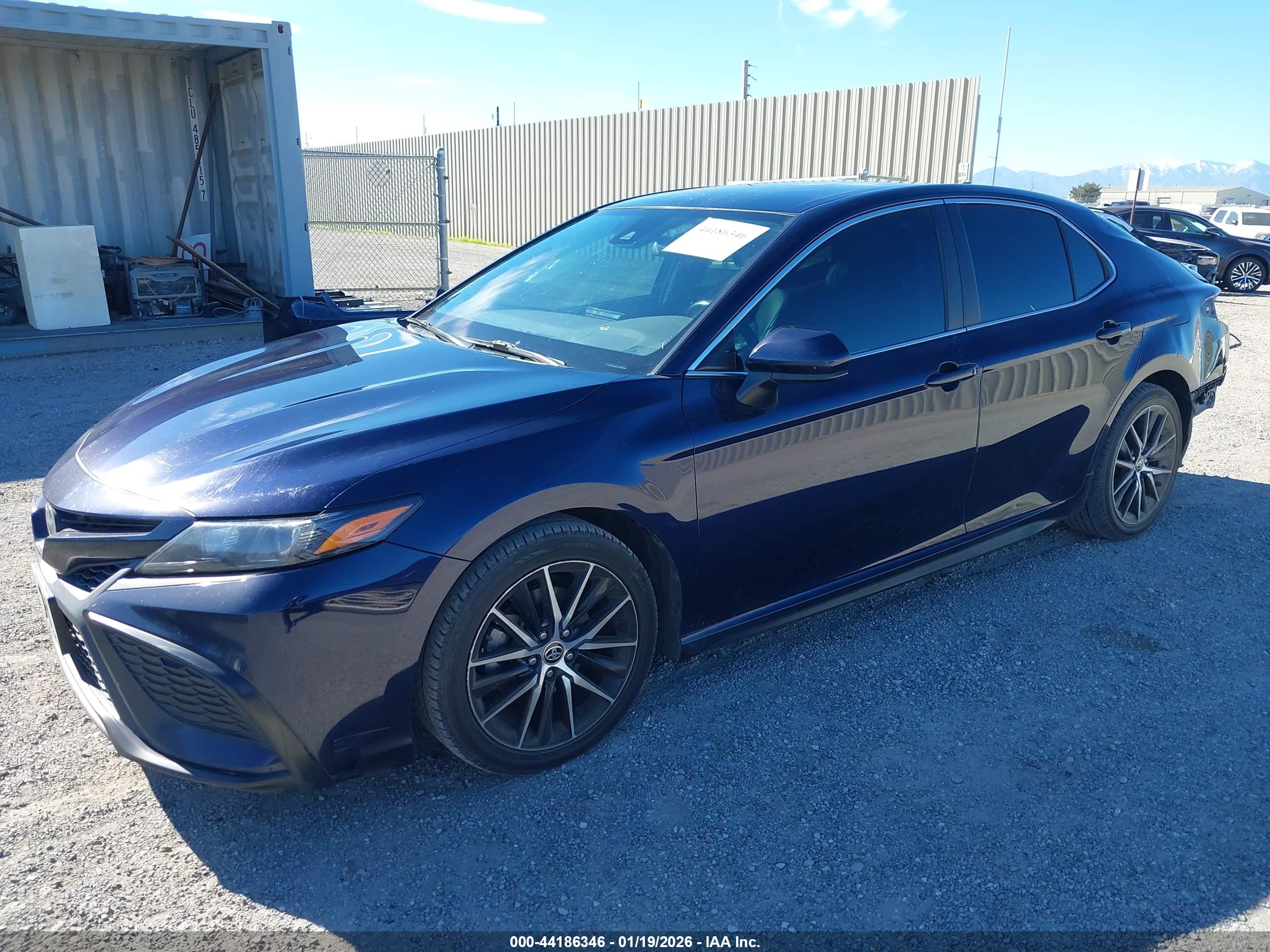 TOYOTA CAMRY image 2