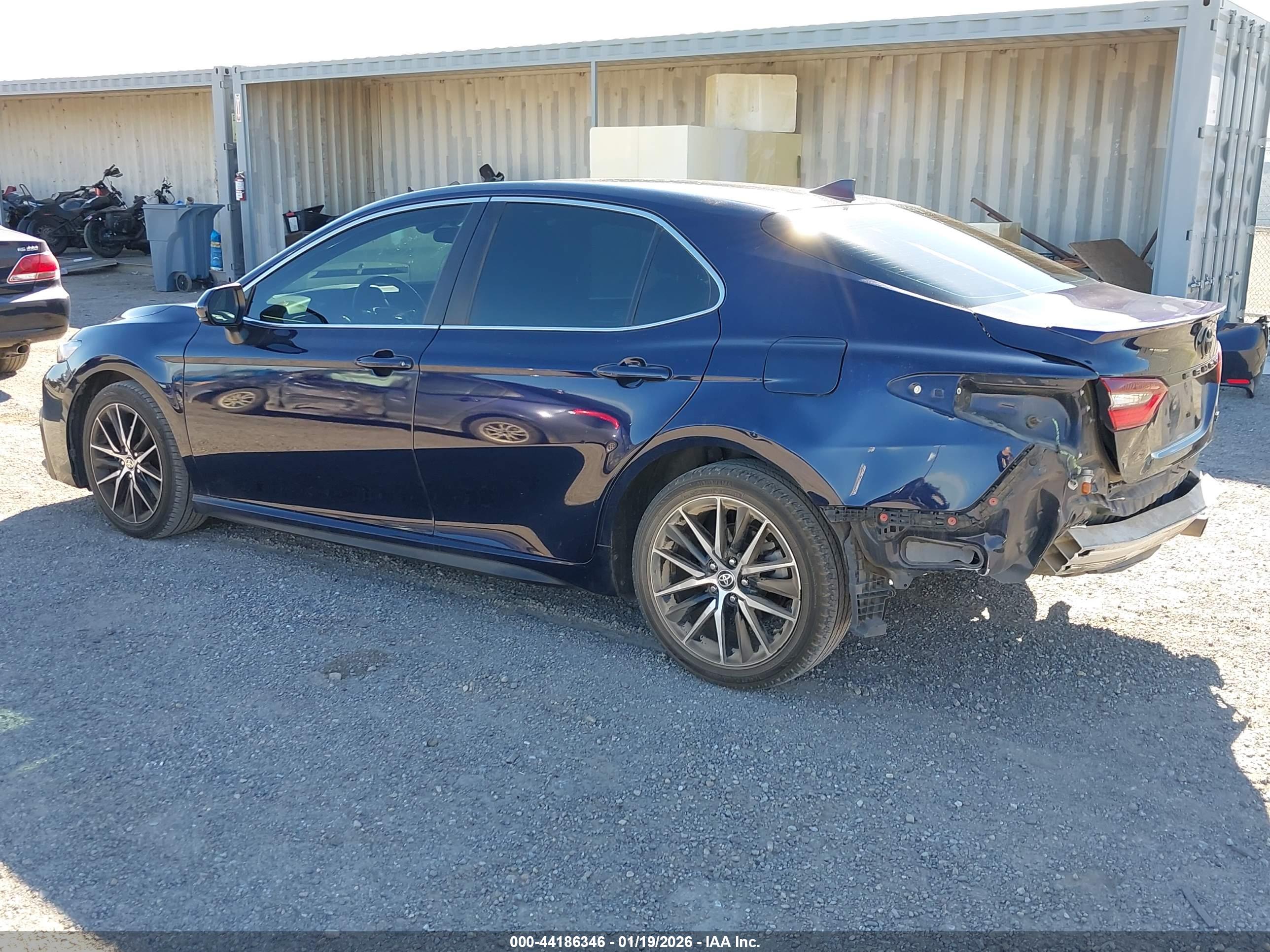 TOYOTA CAMRY image 3
