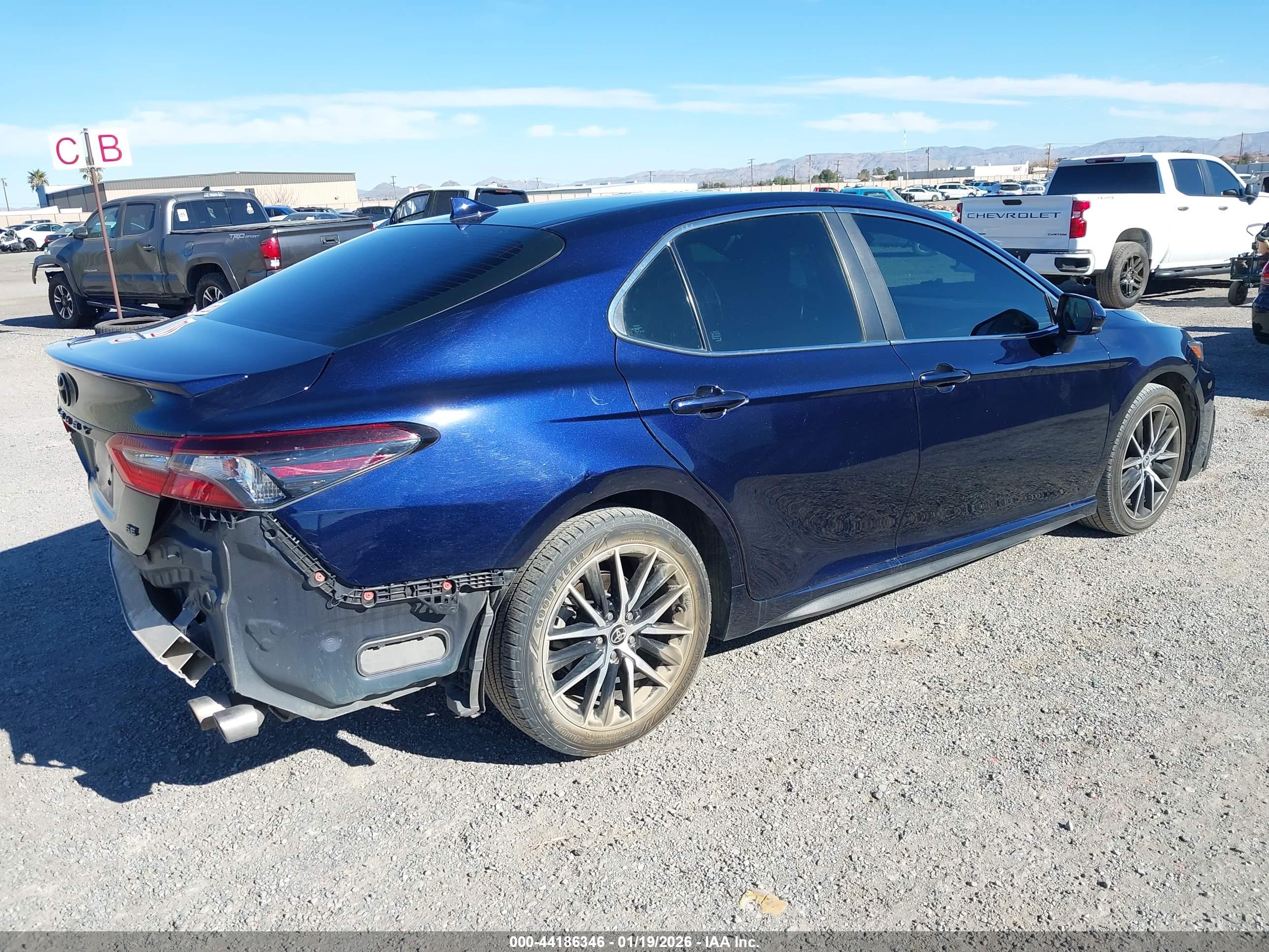 TOYOTA CAMRY image 4