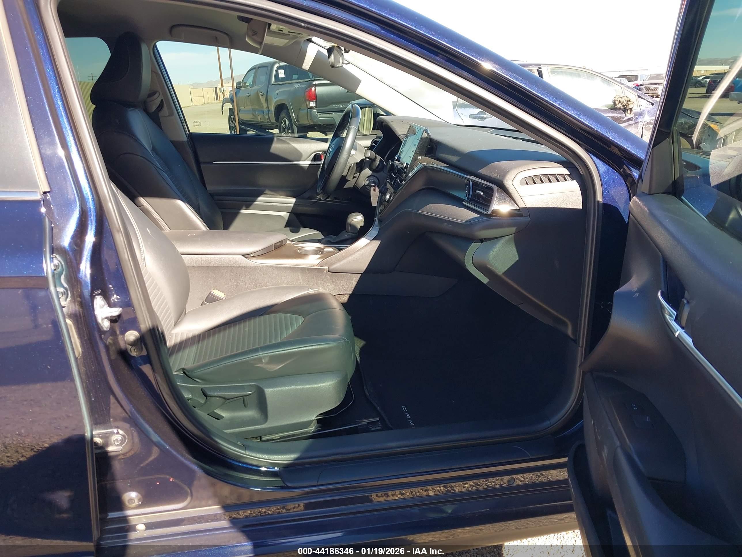 TOYOTA CAMRY image 5