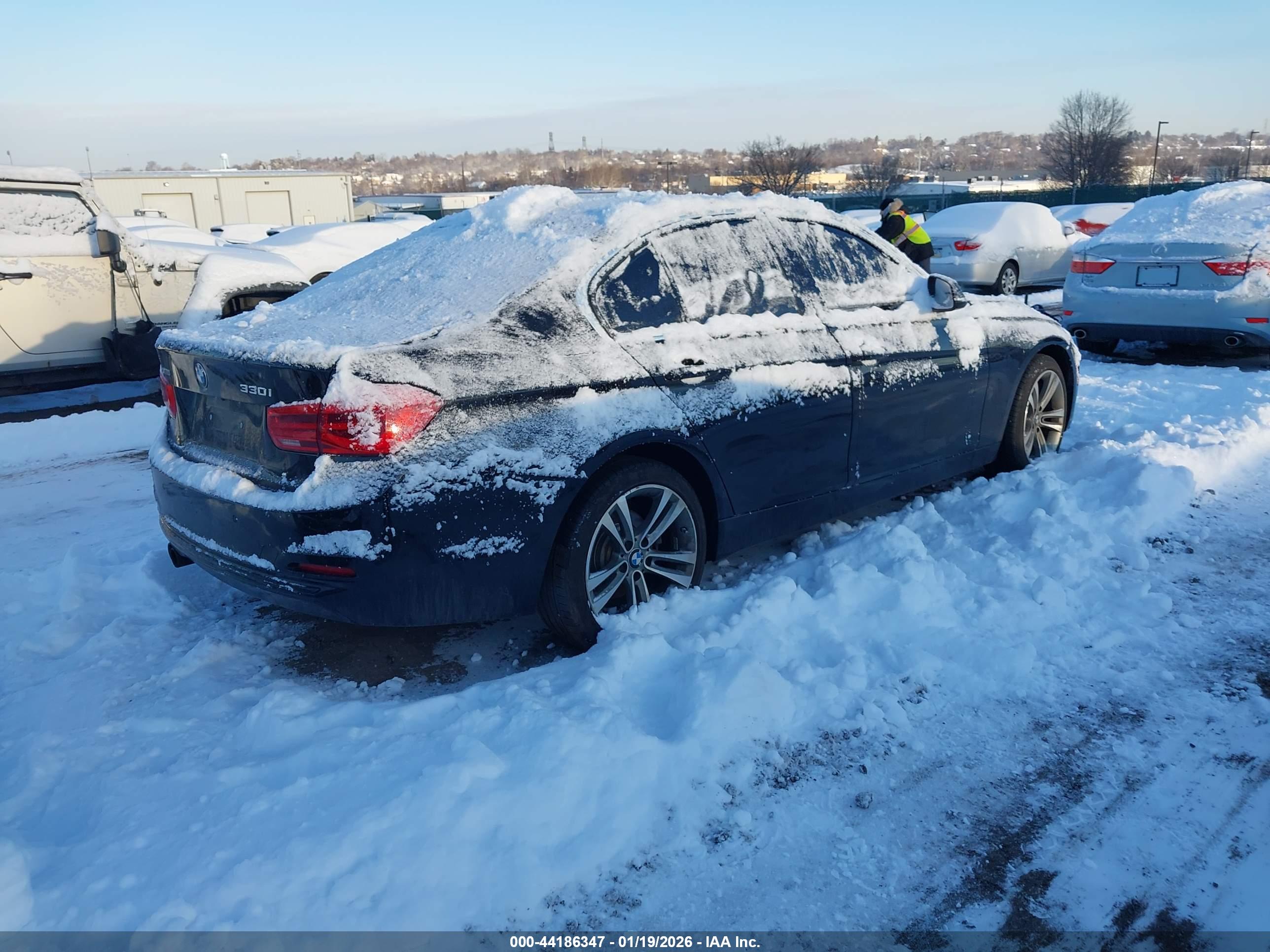 BMW 330I image 4