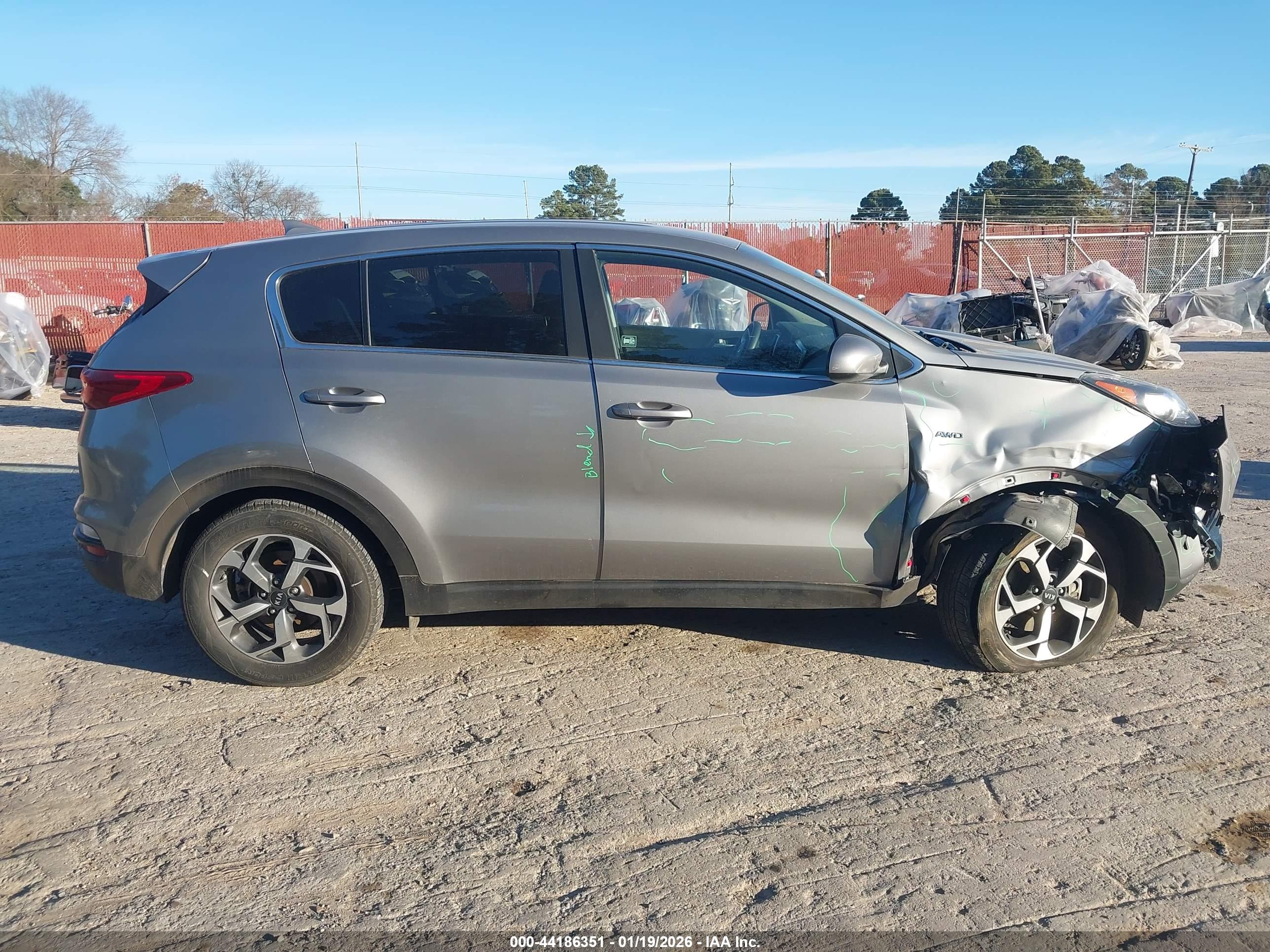 KIA SPORTAGE image 6