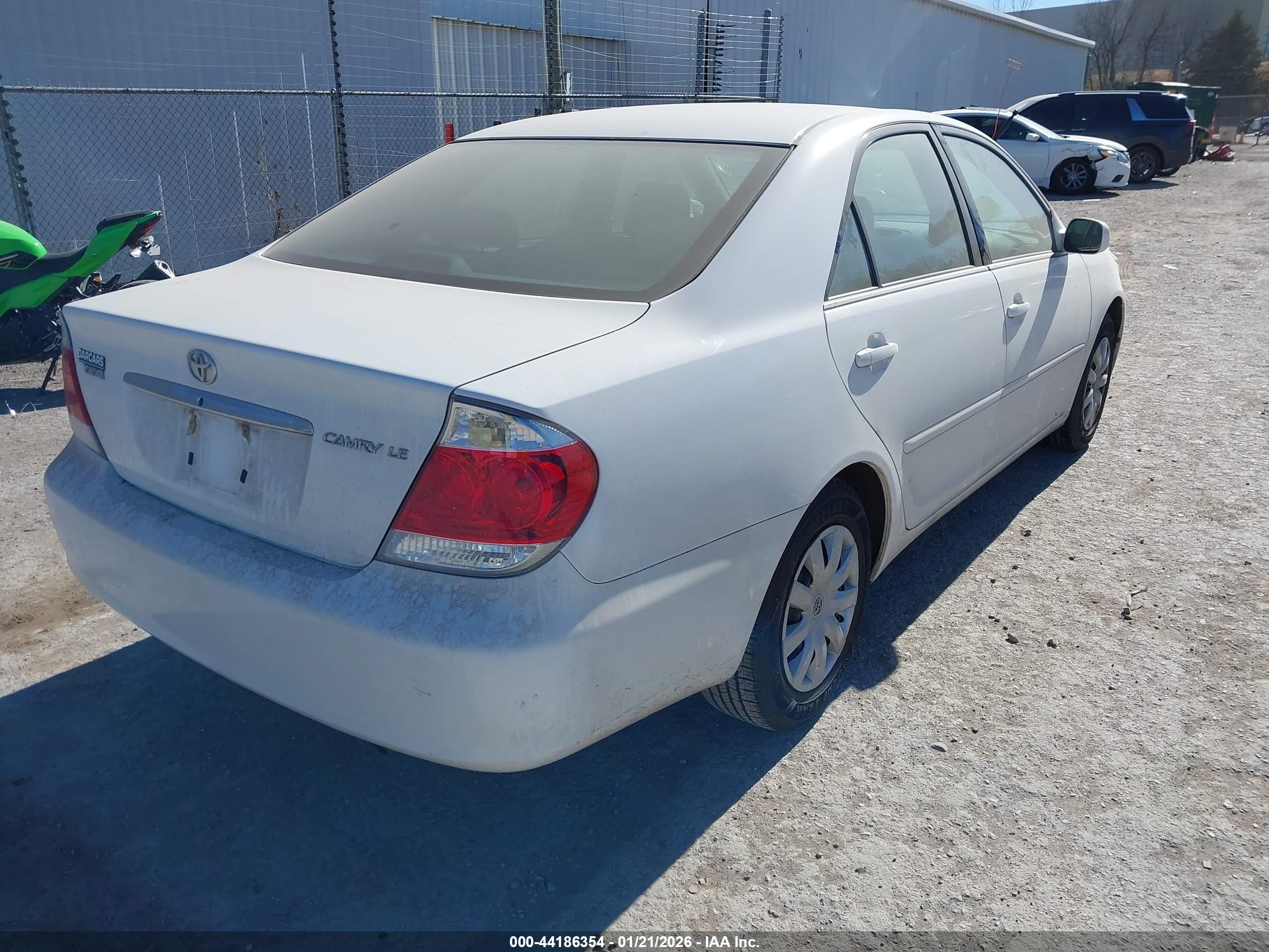 TOYOTA CAMRY image 4