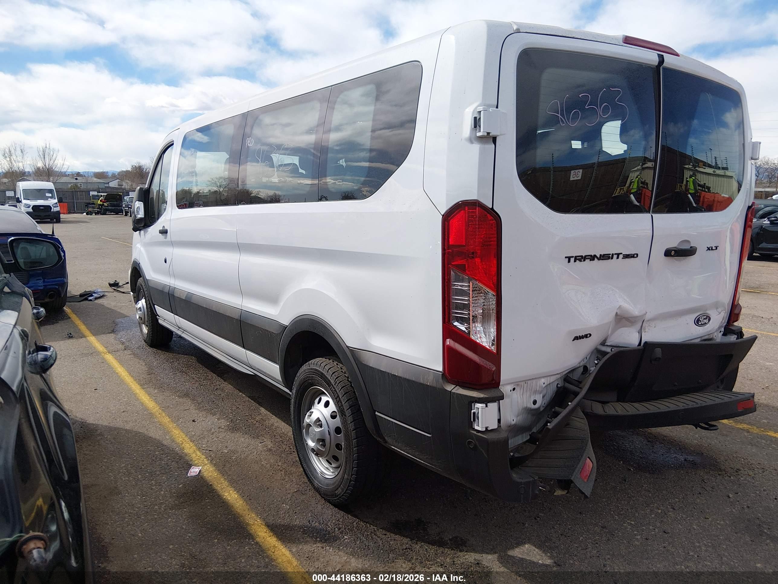 FORD TRANSIT-350 image 3