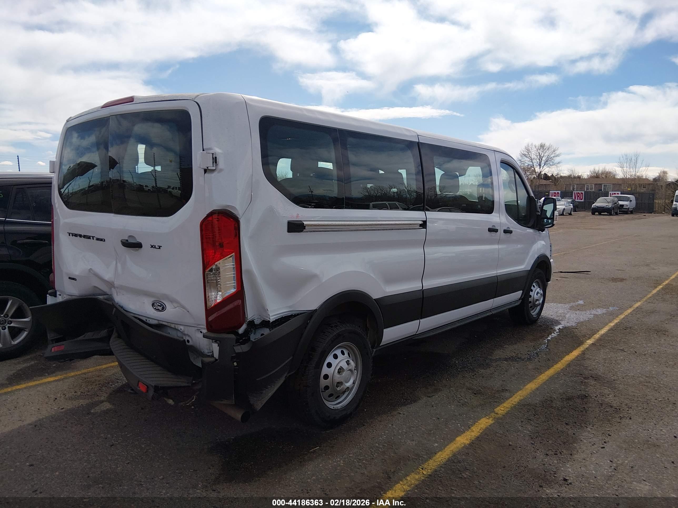 FORD TRANSIT-350 image 4
