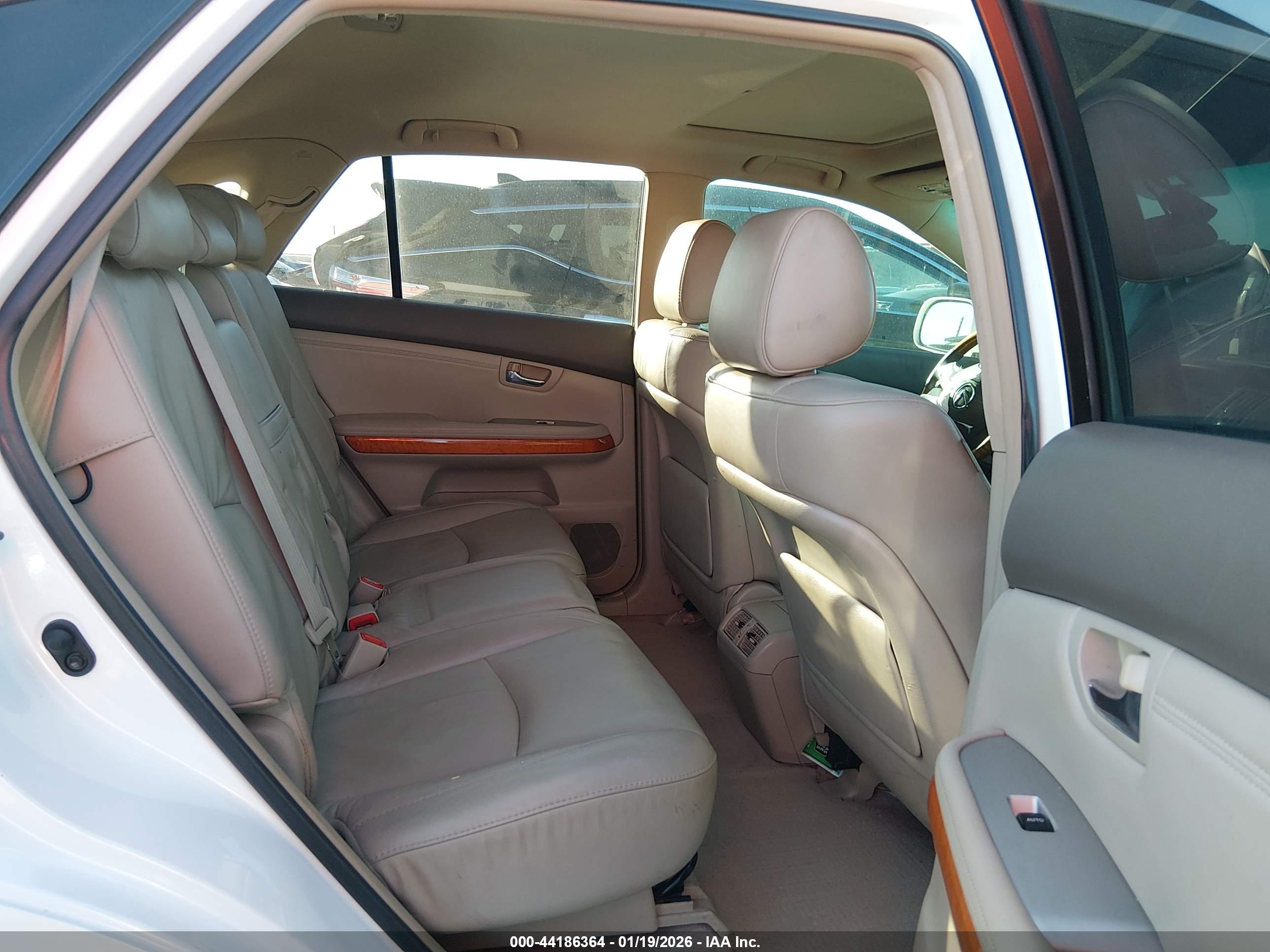 LEXUS RX image 8