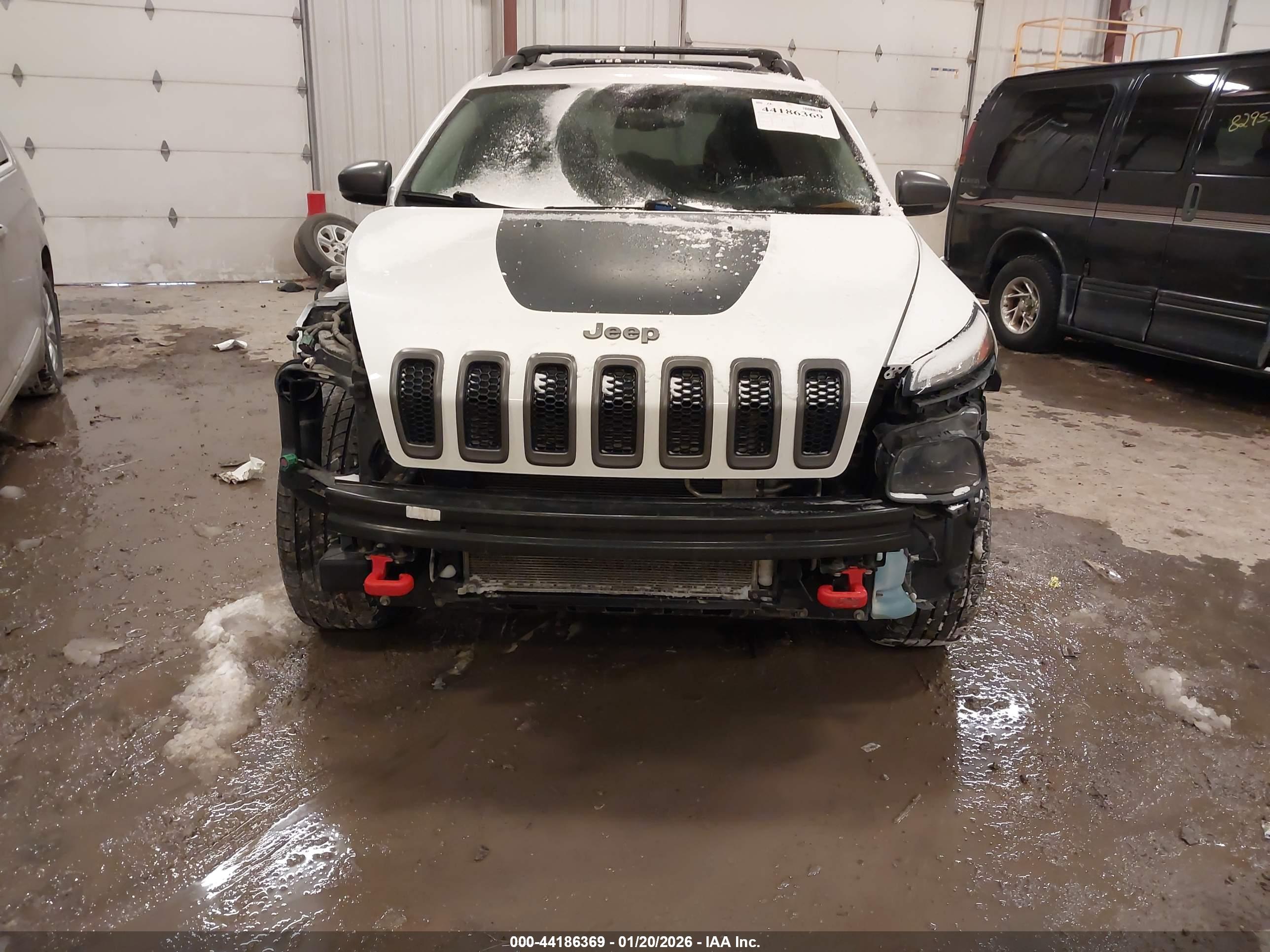 JEEP CHEROKEE image 6