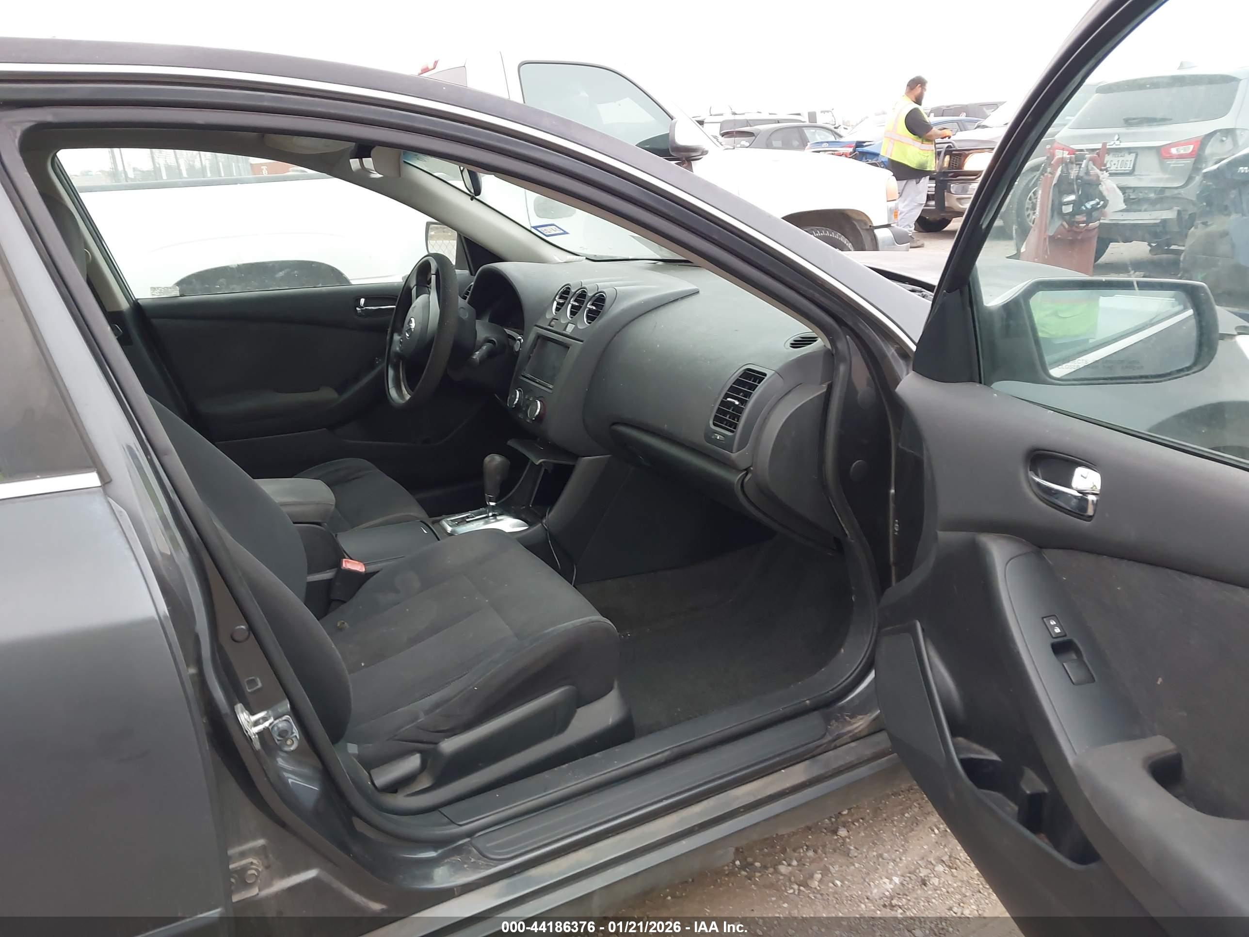 NISSAN ALTIMA image 5