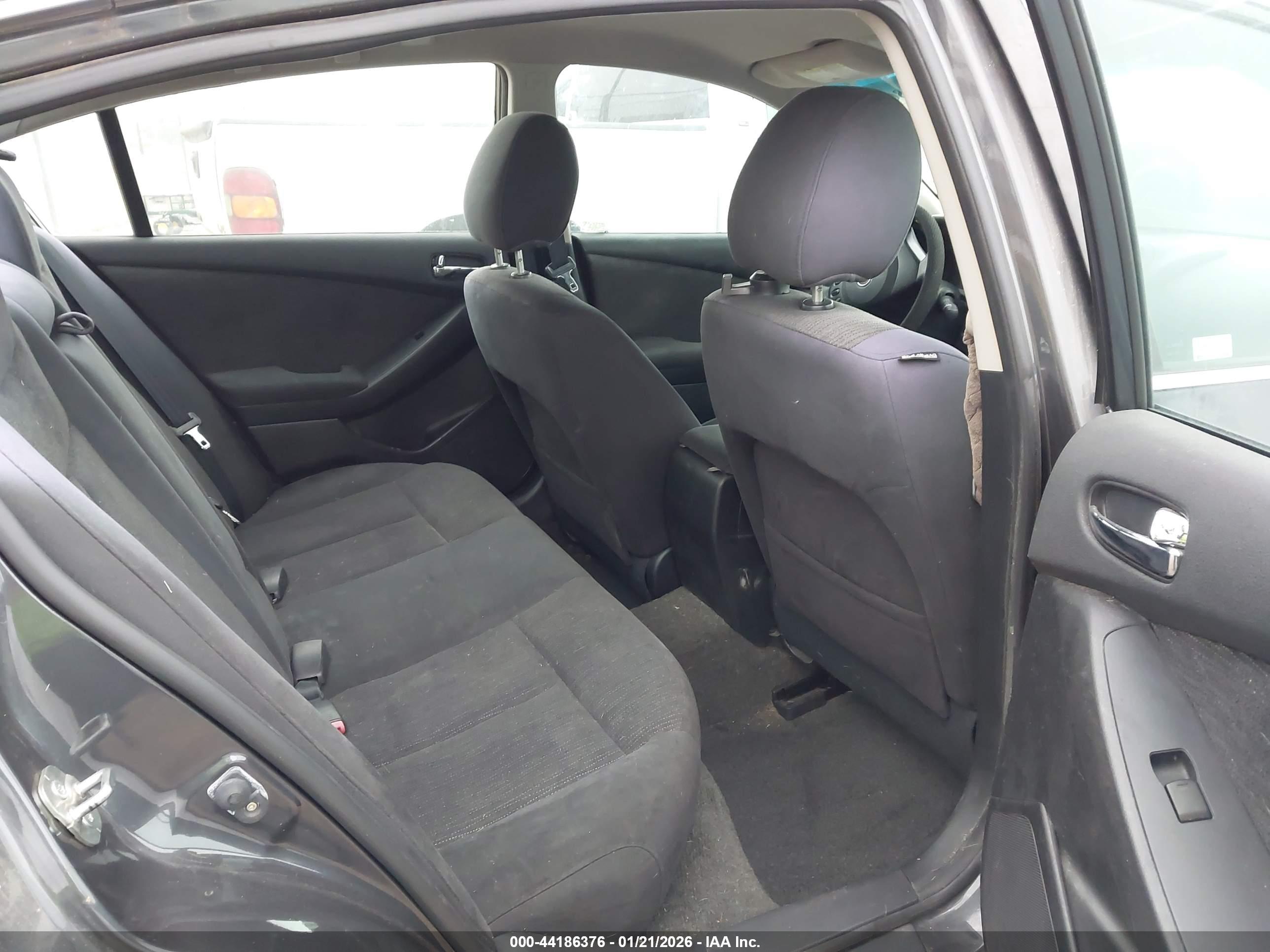 NISSAN ALTIMA image 8