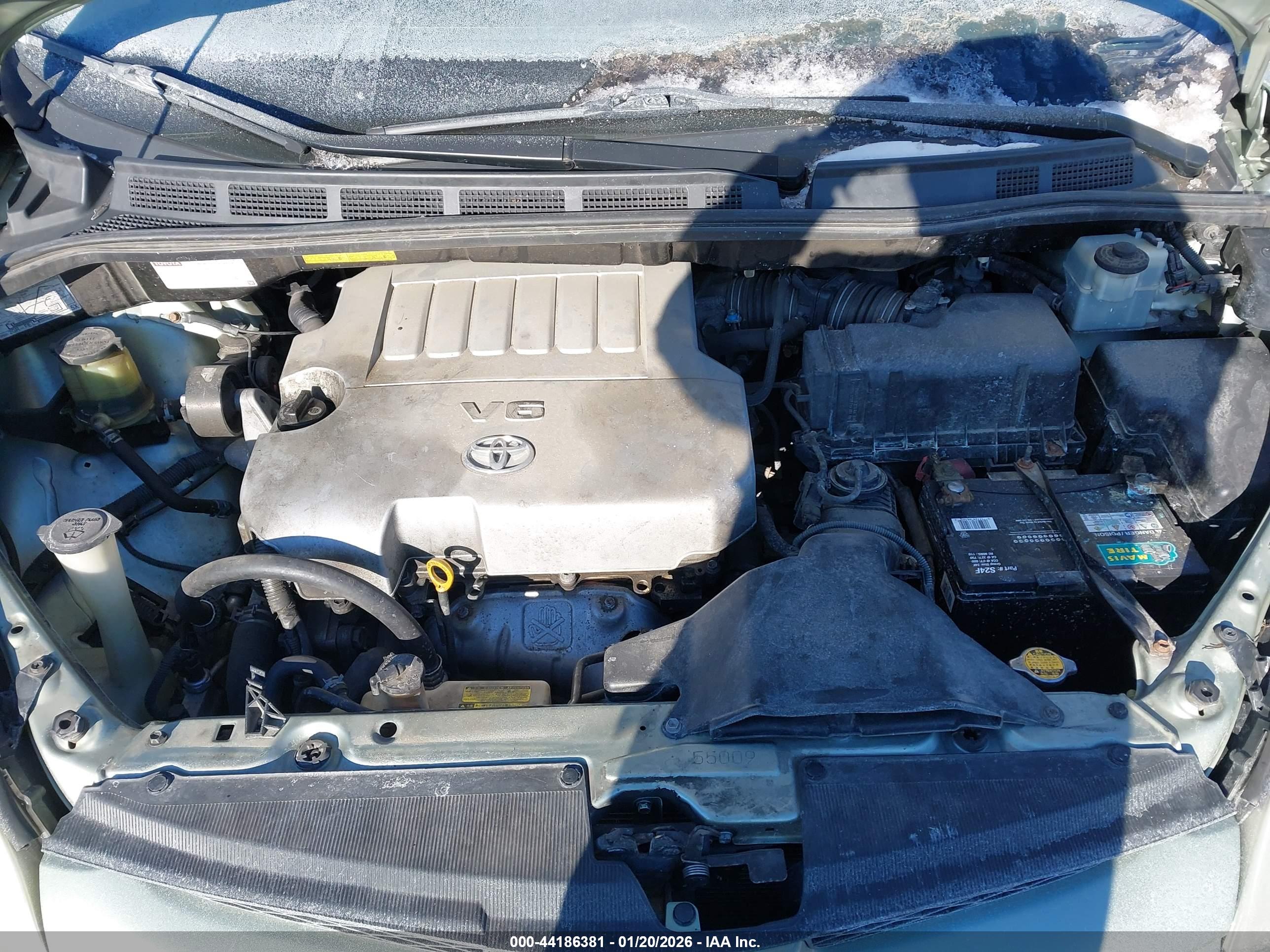 TOYOTA SIENNA image 10