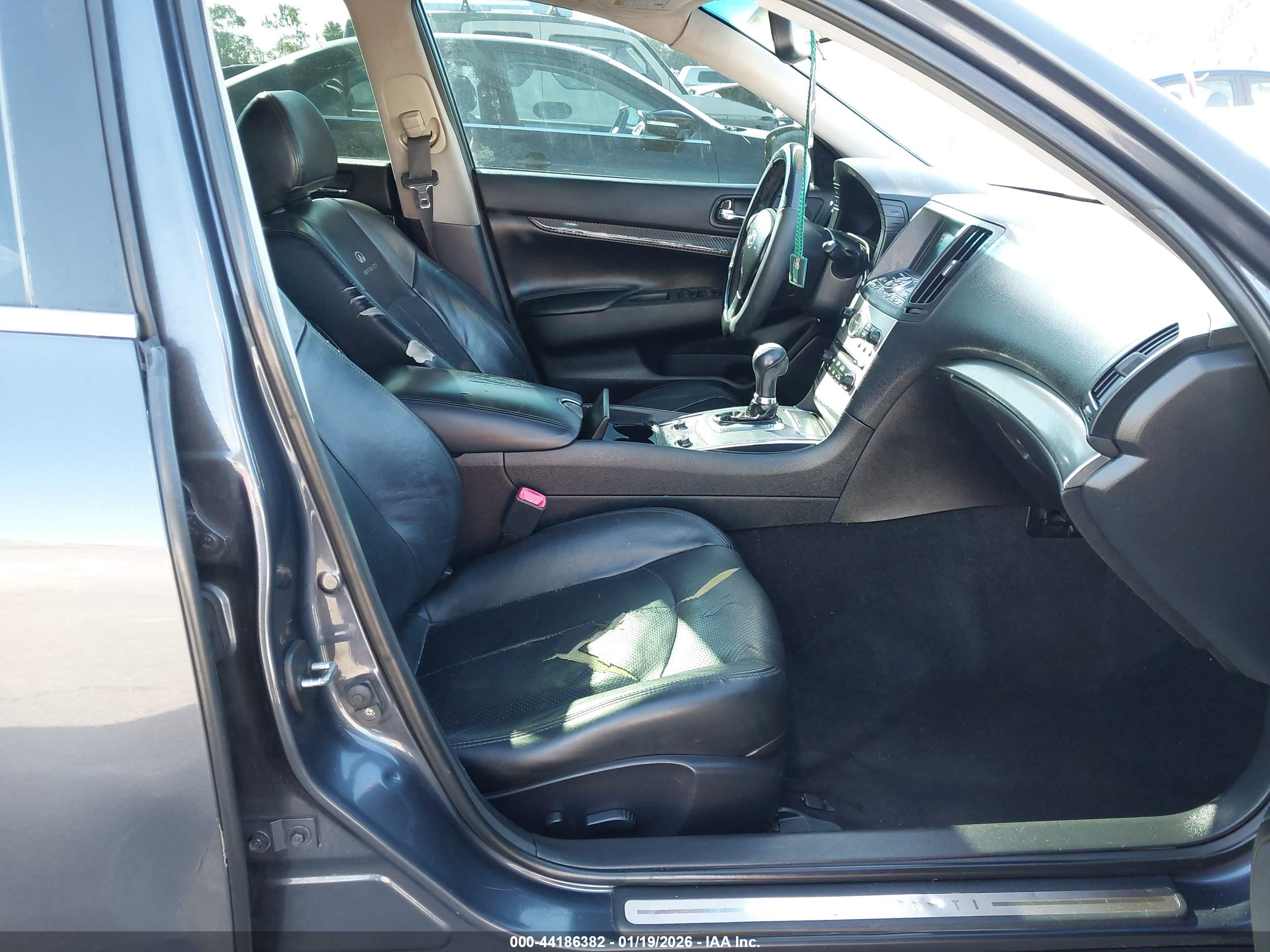 INFINITI G37 image 5