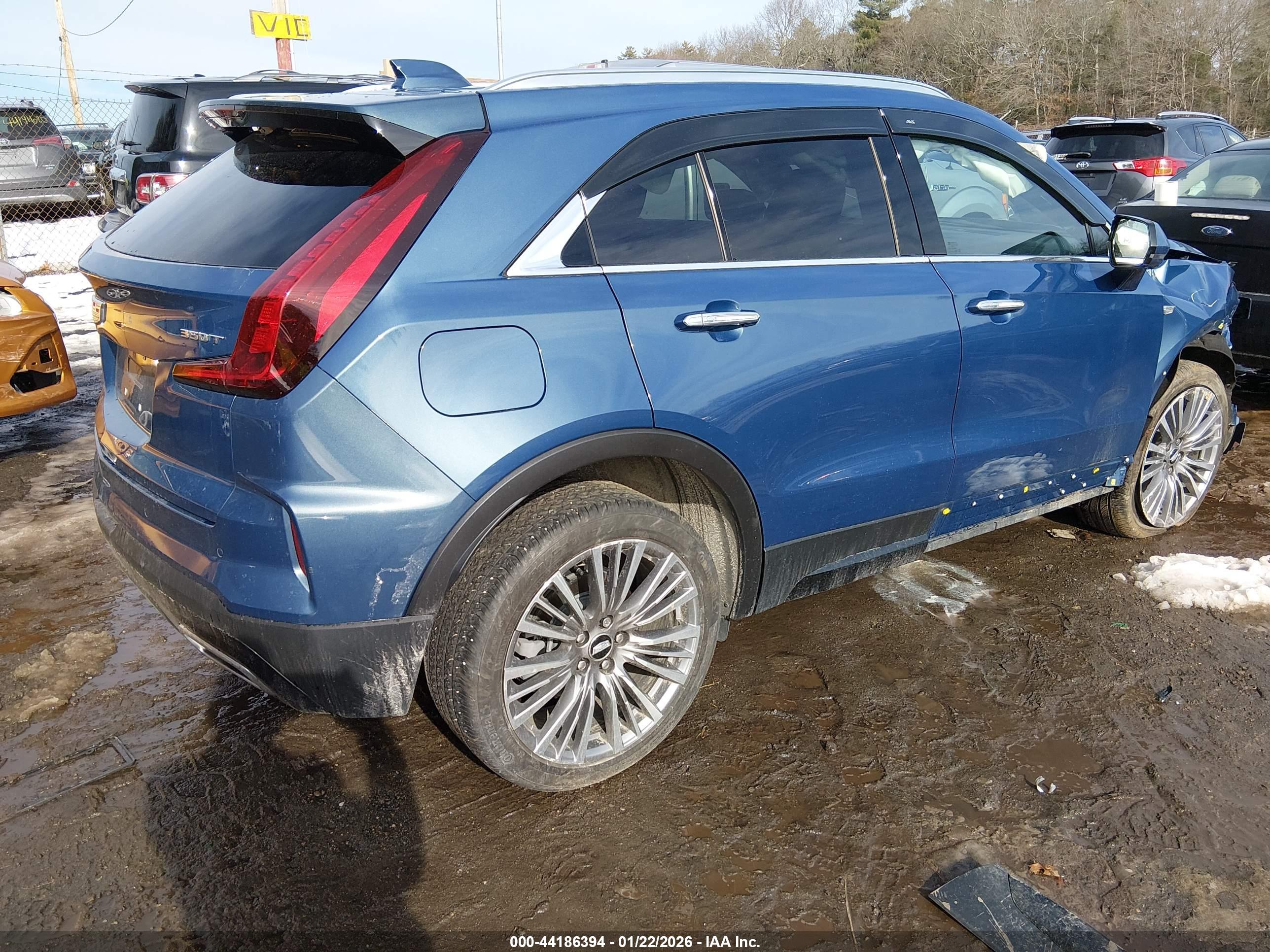 CADILLAC XT4 image 4