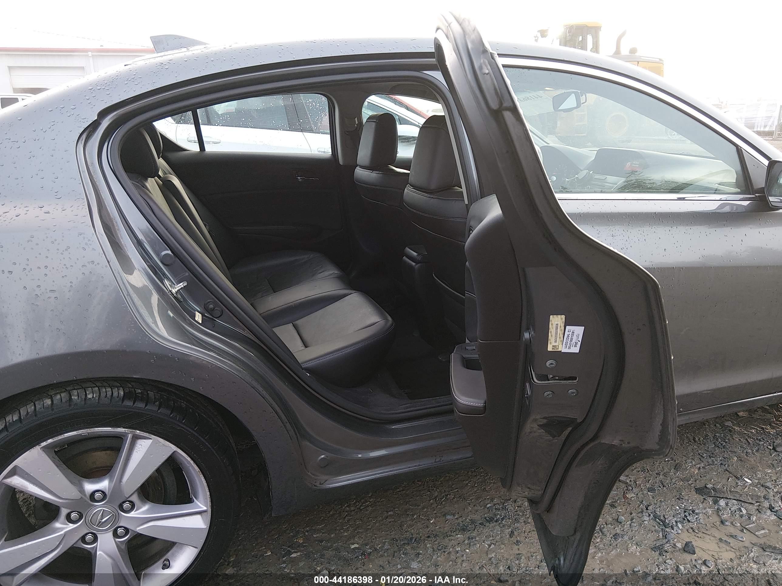 ACURA ILX image 8