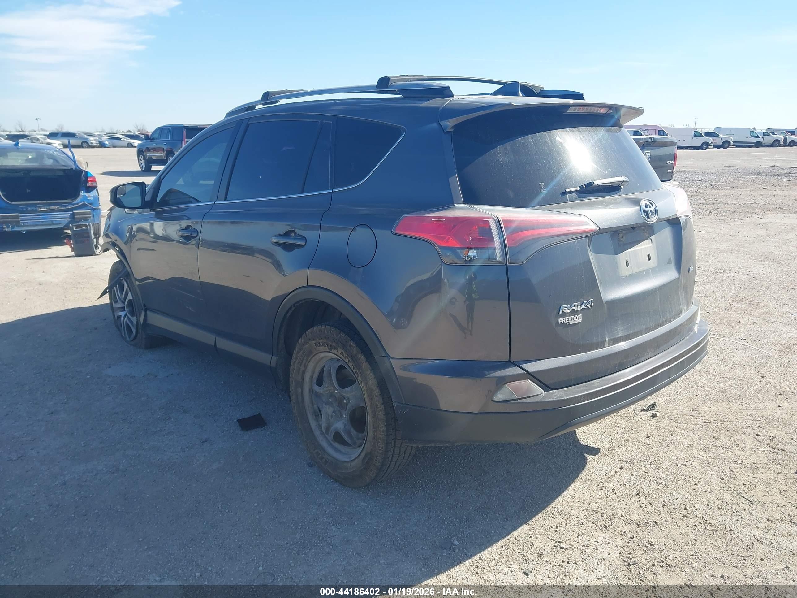 TOYOTA RAV4 image 3