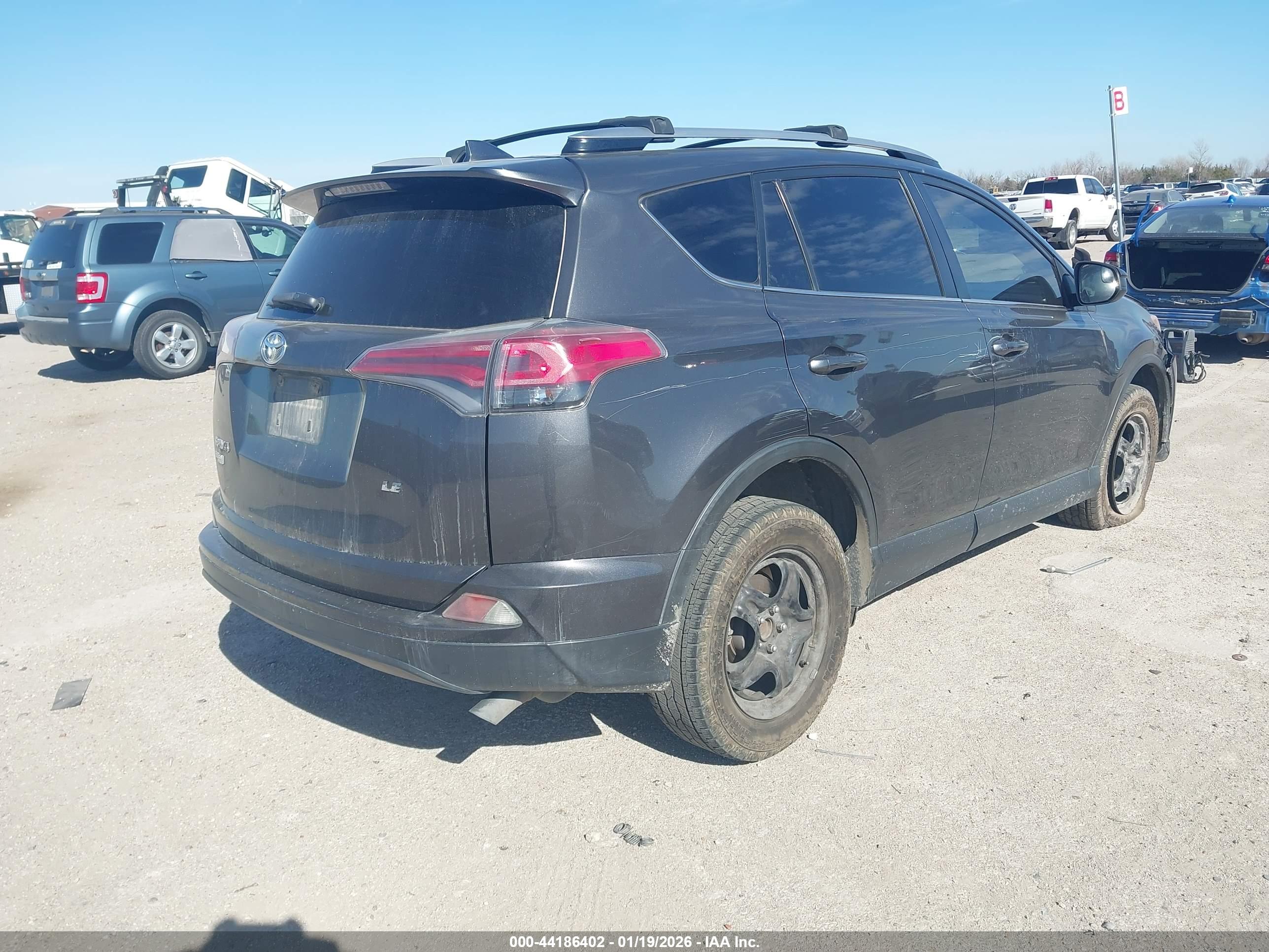 TOYOTA RAV4 image 4