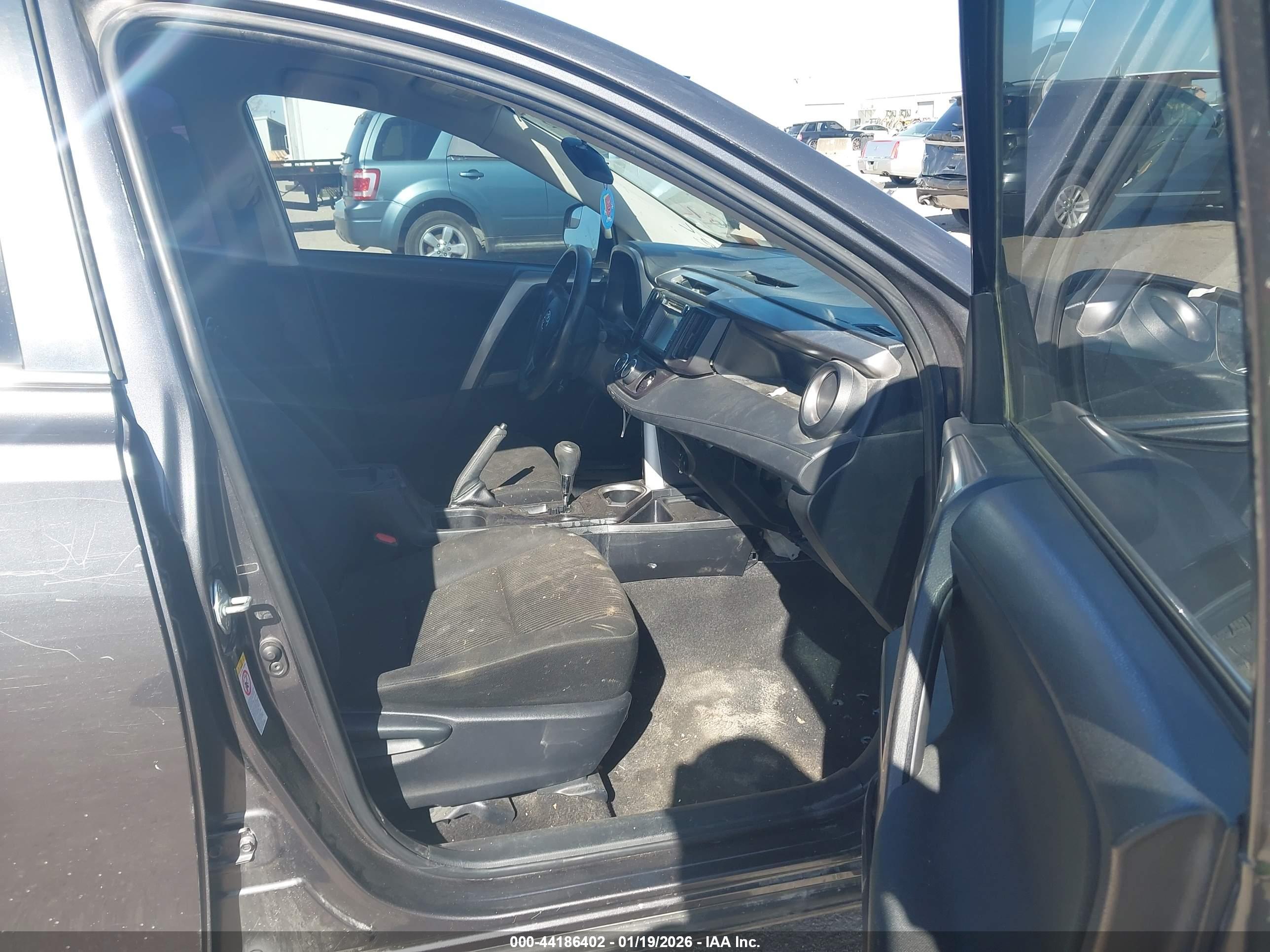 TOYOTA RAV4 image 5