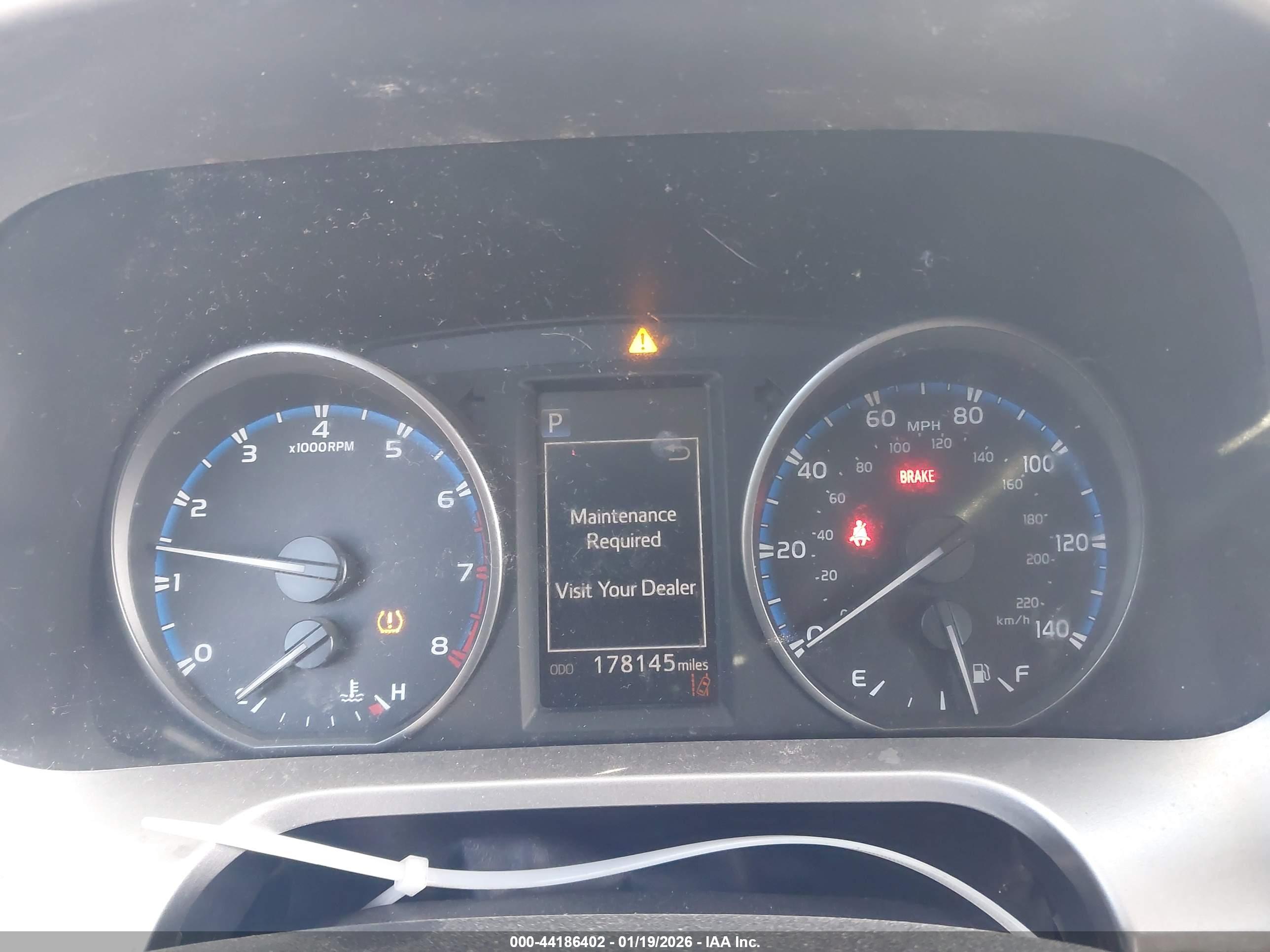 TOYOTA RAV4 image 7