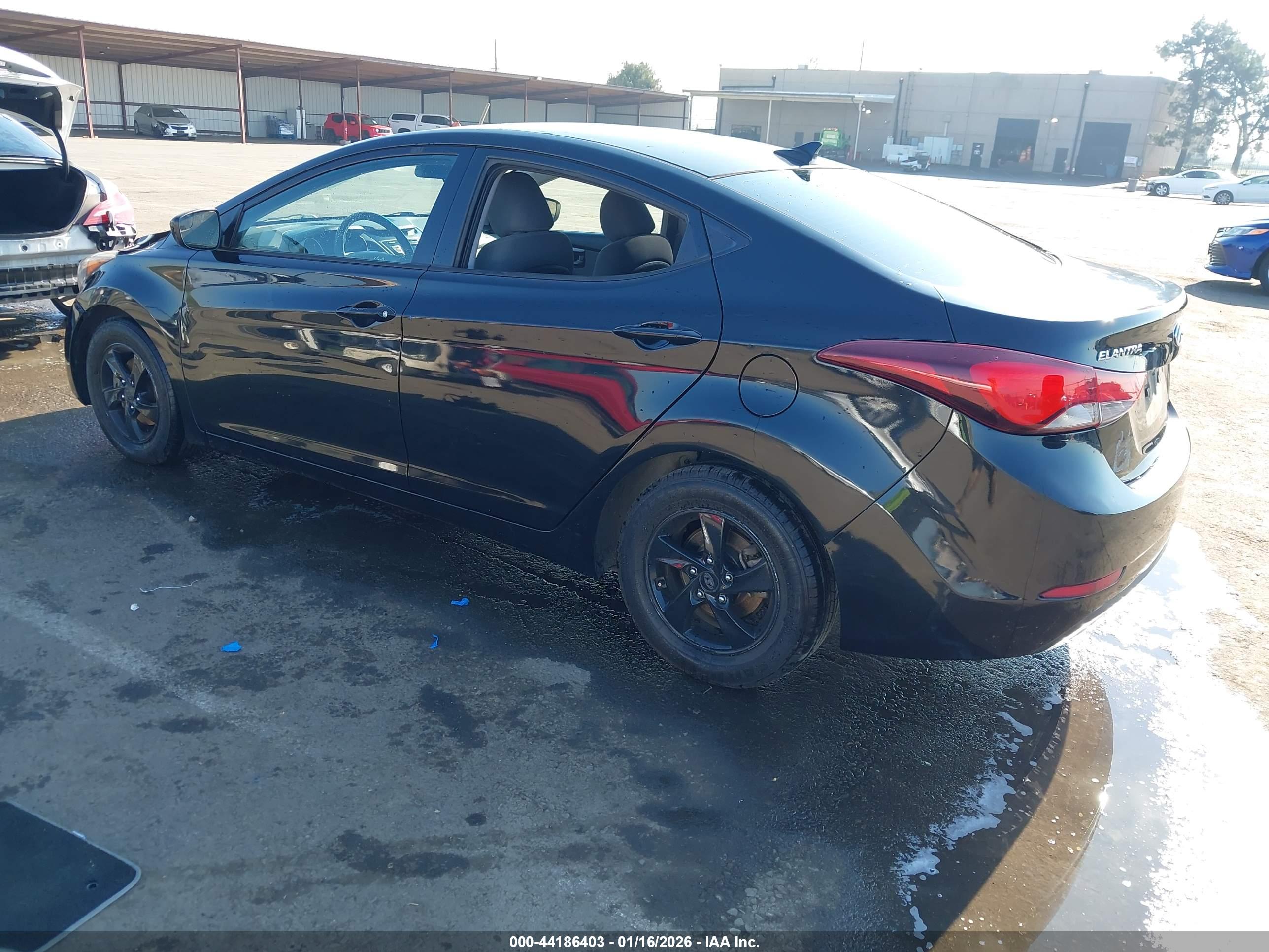 HYUNDAI ELANTRA image 3