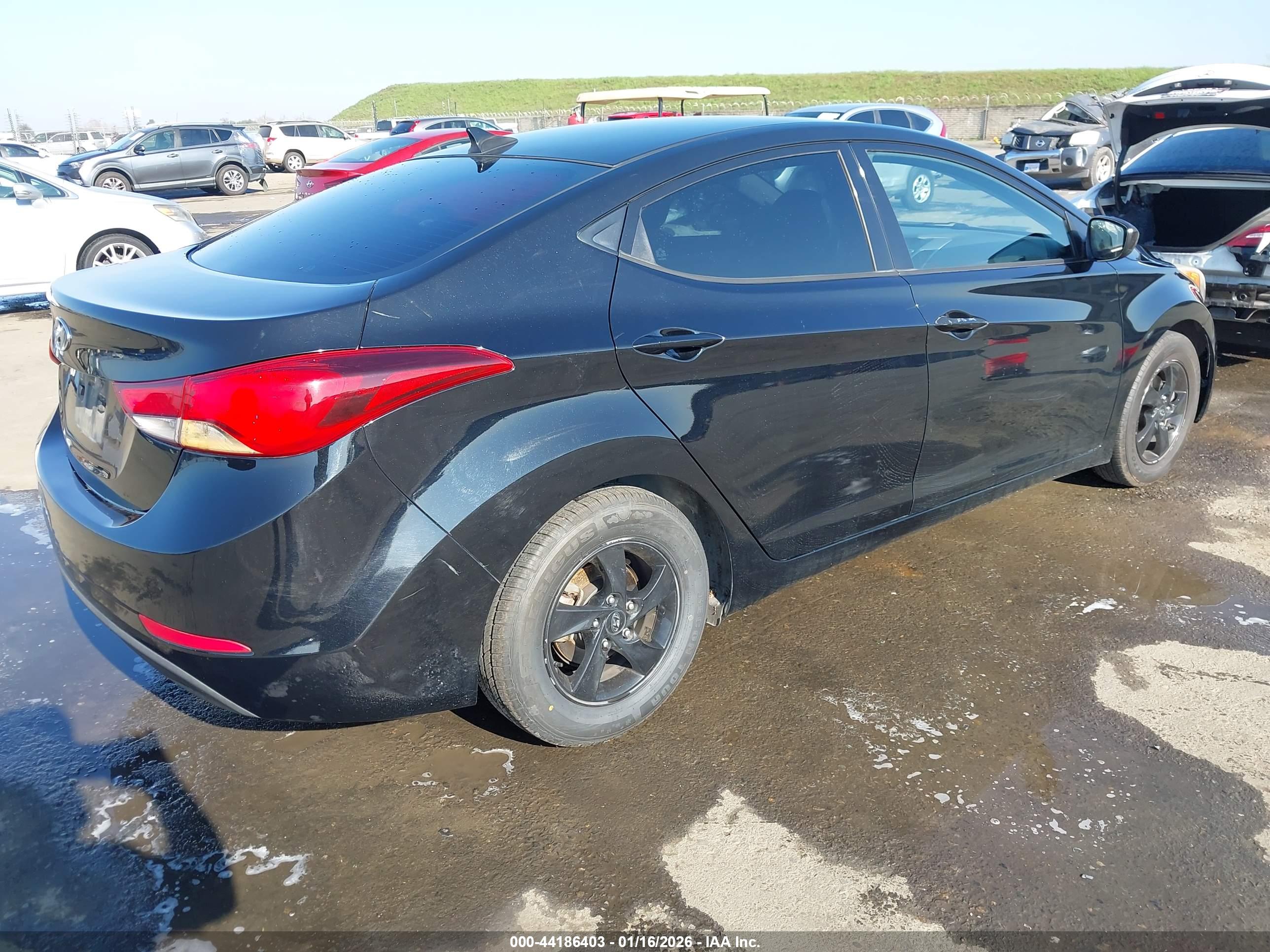 HYUNDAI ELANTRA image 4