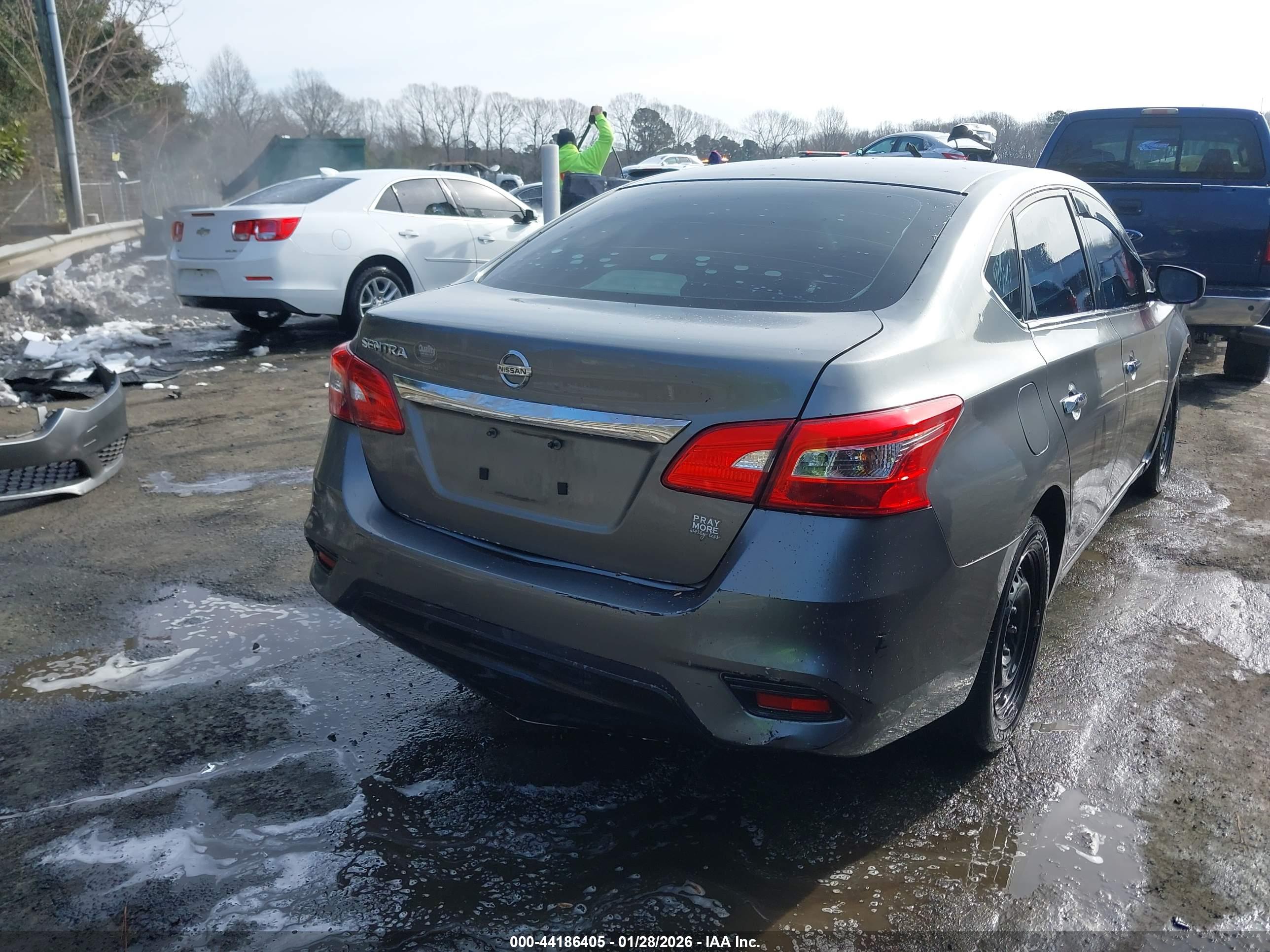 NISSAN SENTRA image 4
