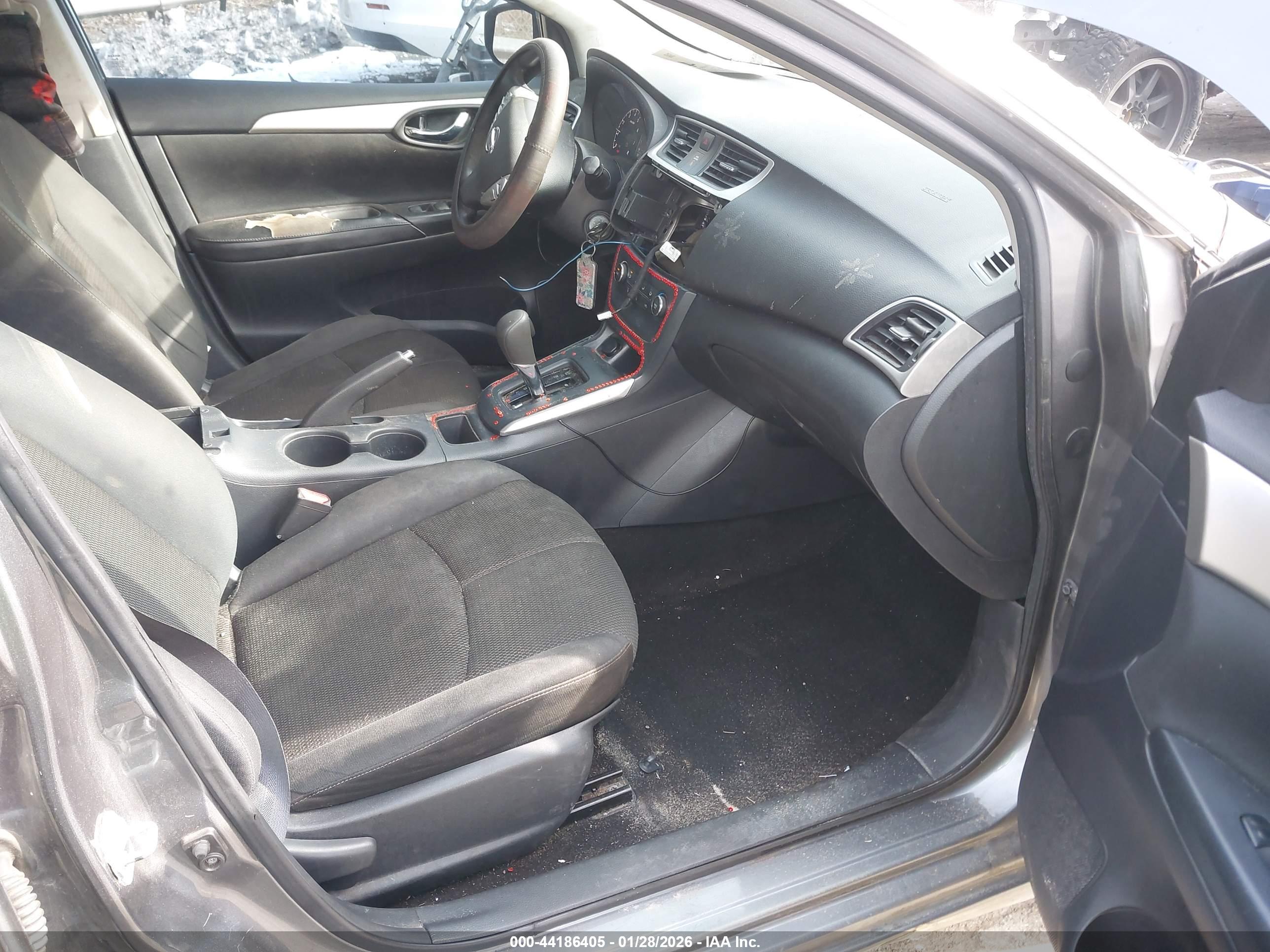 NISSAN SENTRA image 5