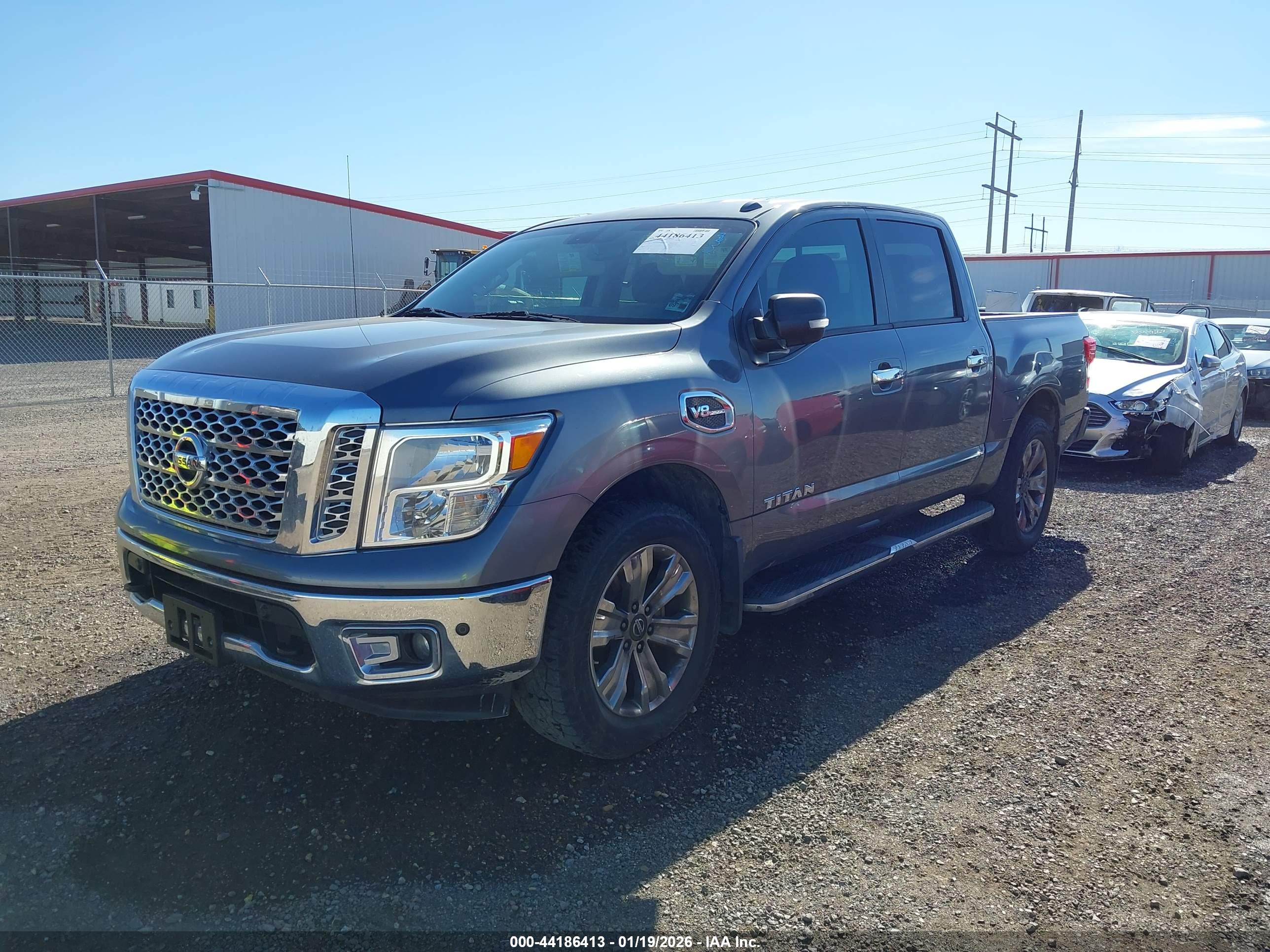 NISSAN TITAN image 2