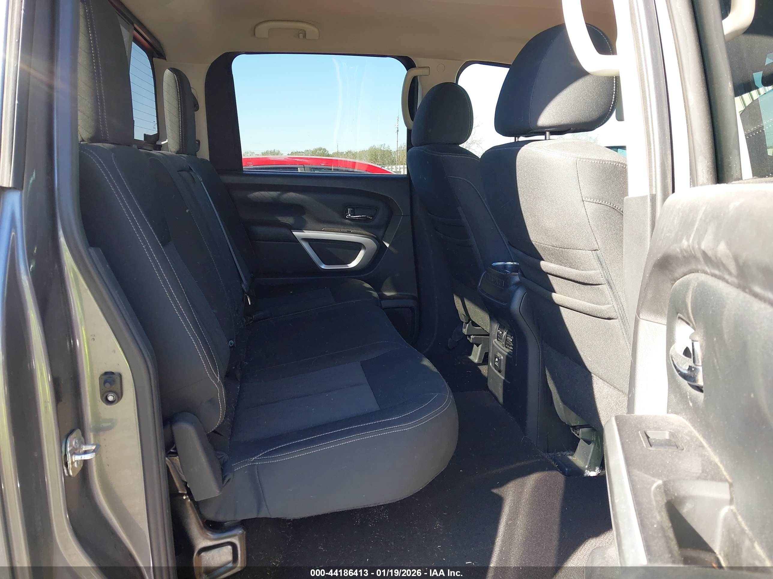 NISSAN TITAN image 8