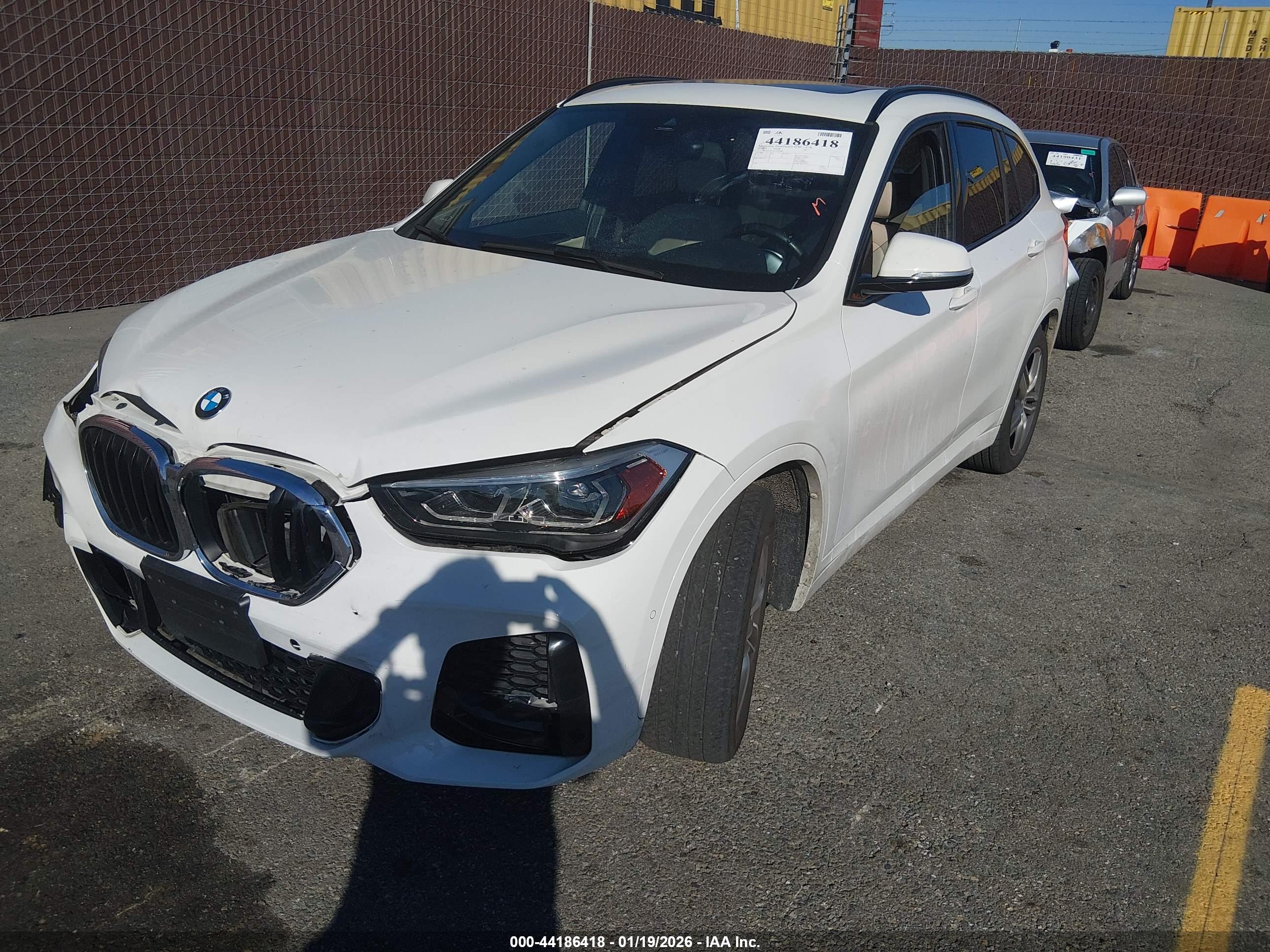 BMW X1 image 2