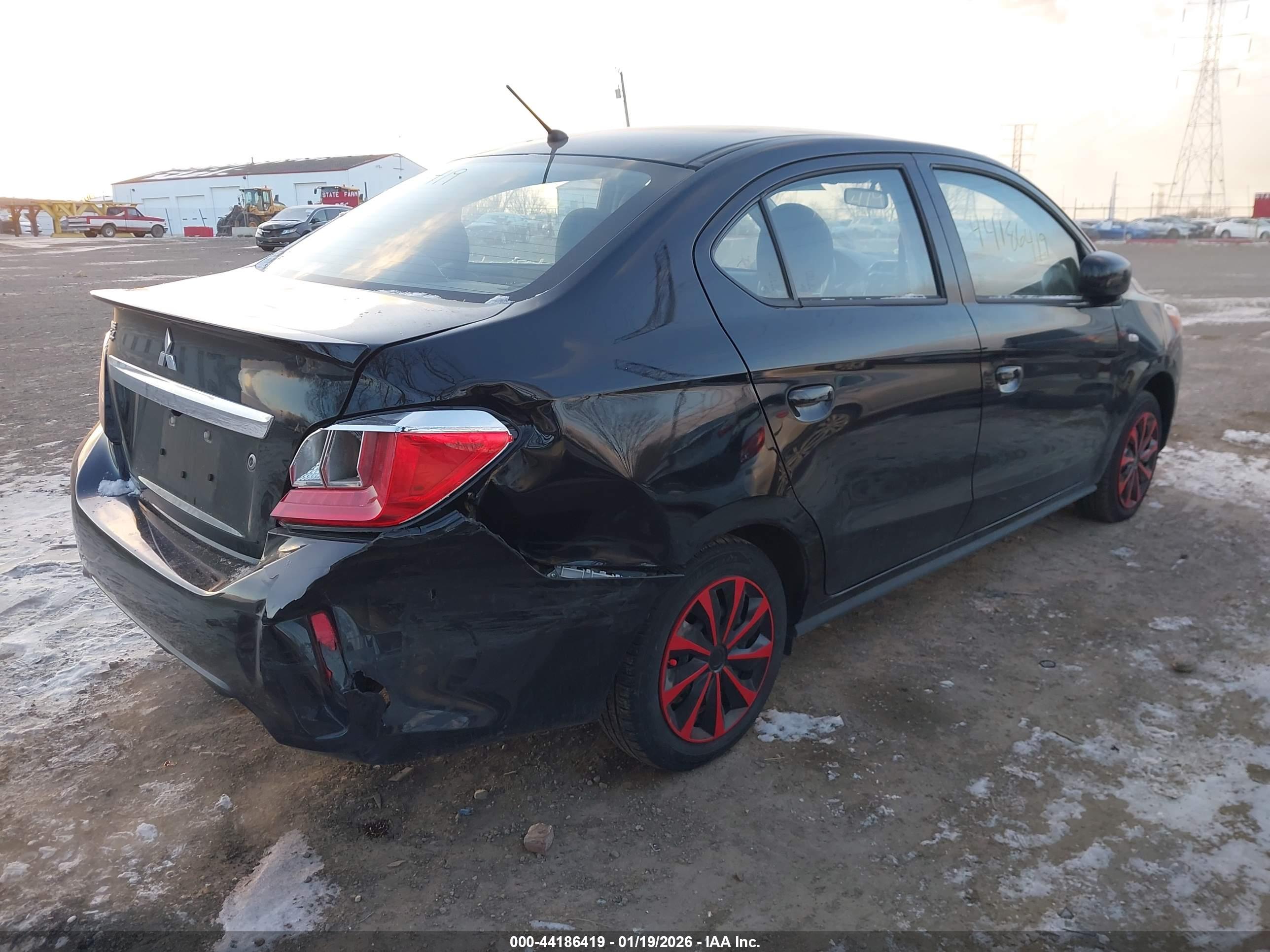MITSUBISHI MIRAGE image 4