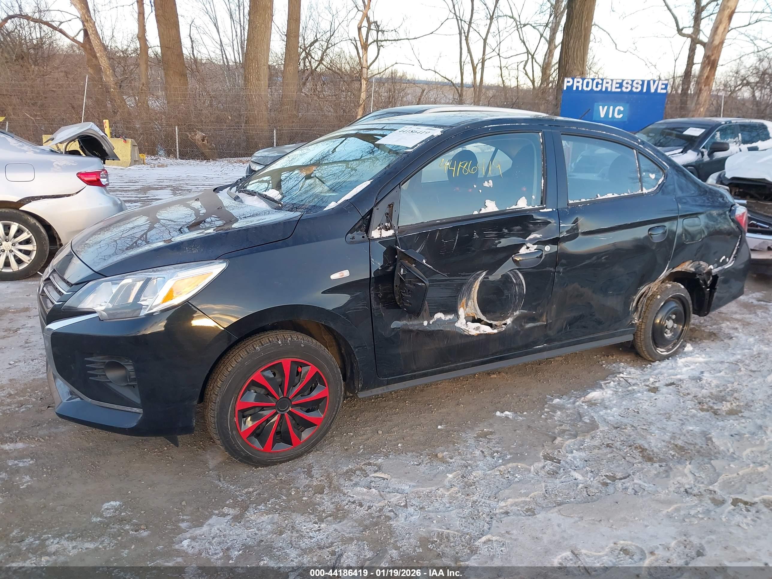 MITSUBISHI MIRAGE image 6