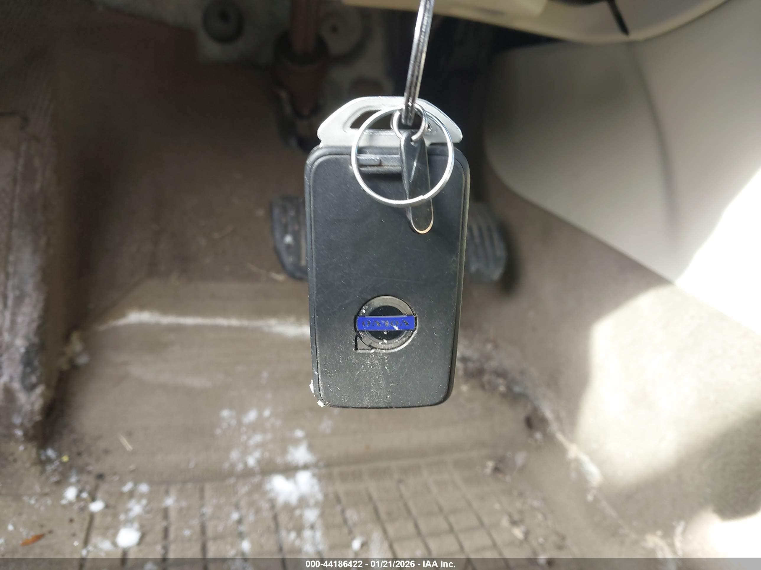 VOLVO S60 image 11