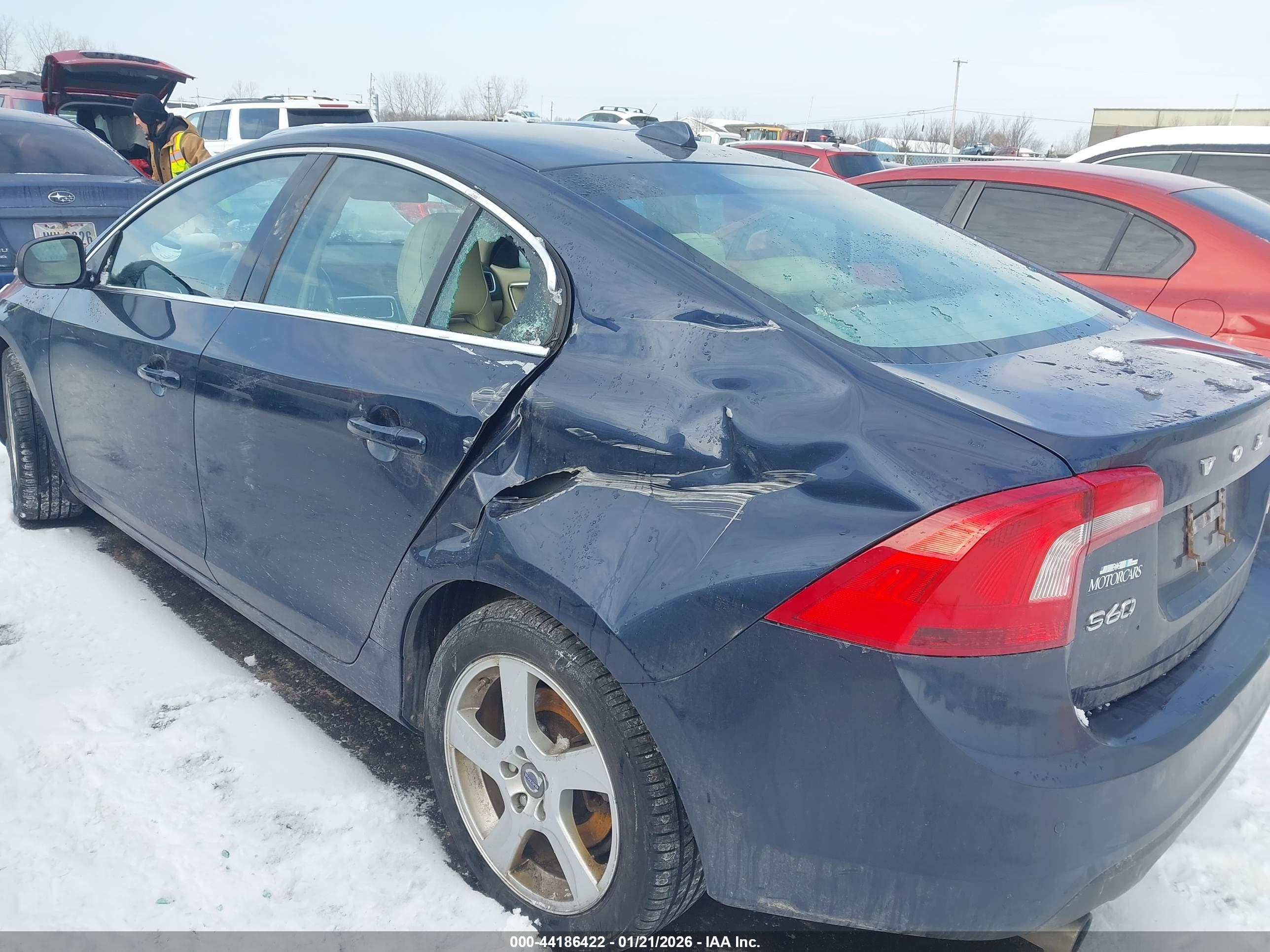 VOLVO S60 image 6