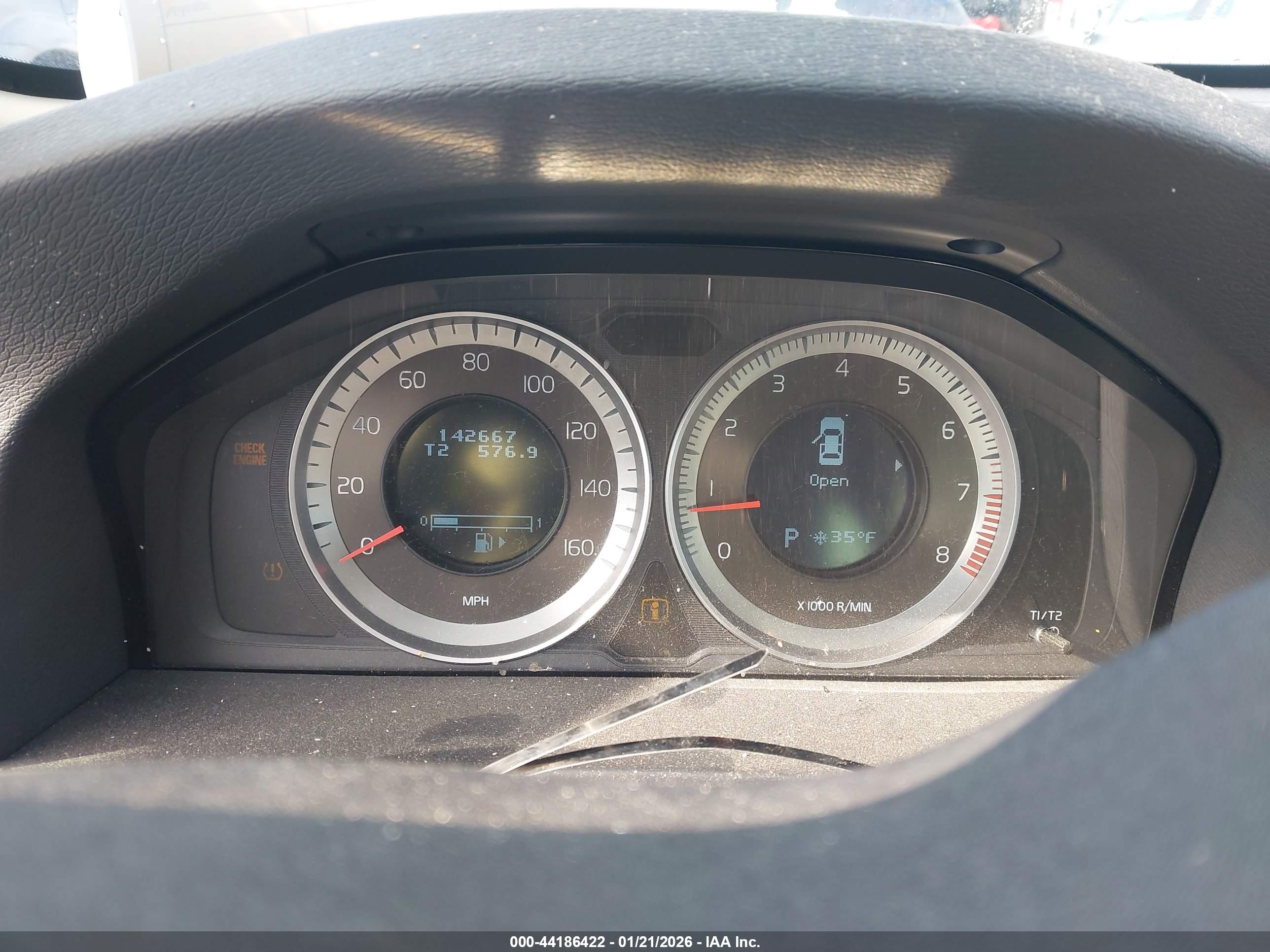 VOLVO S60 image 7