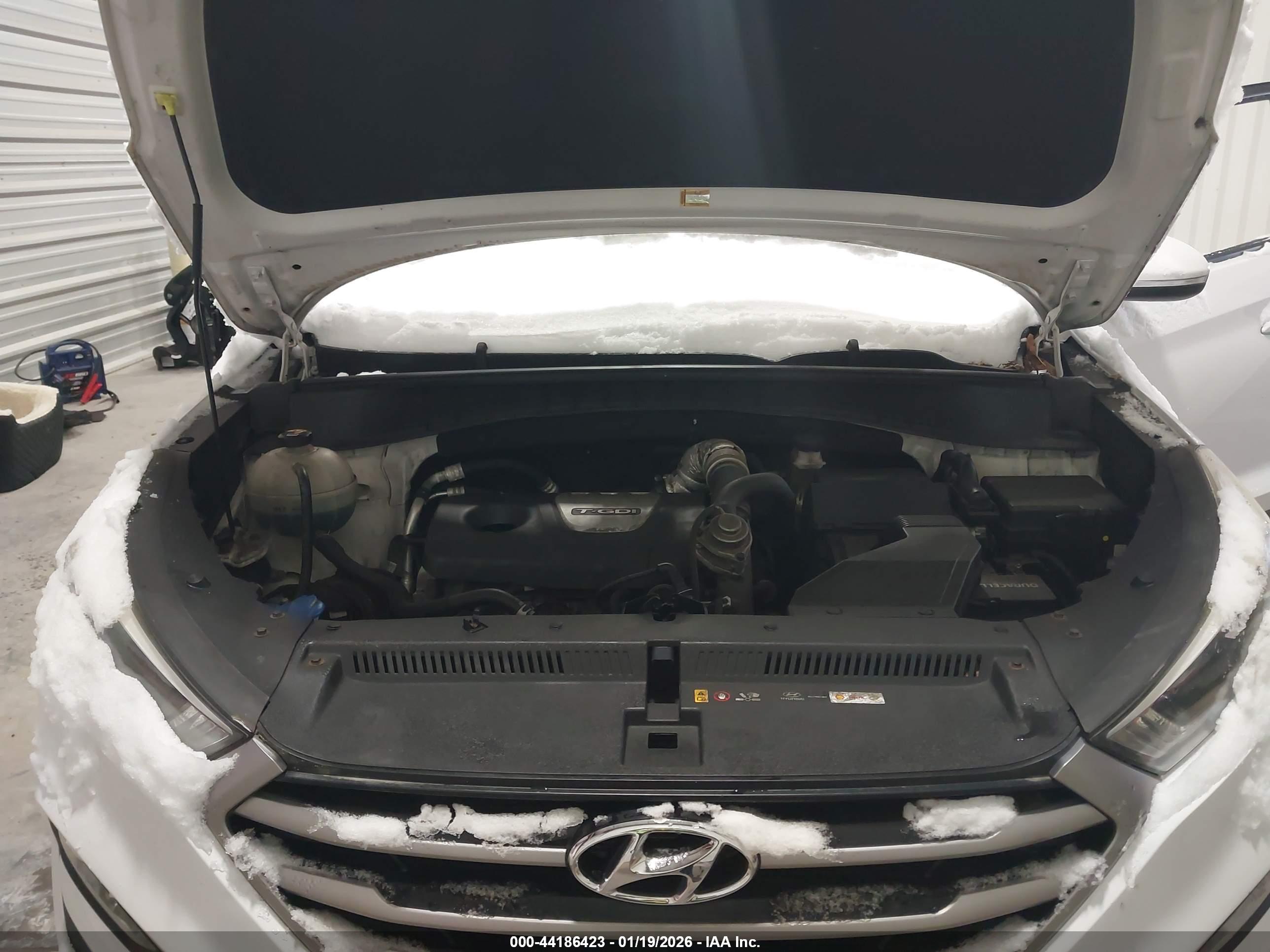HYUNDAI TUCSON image 10