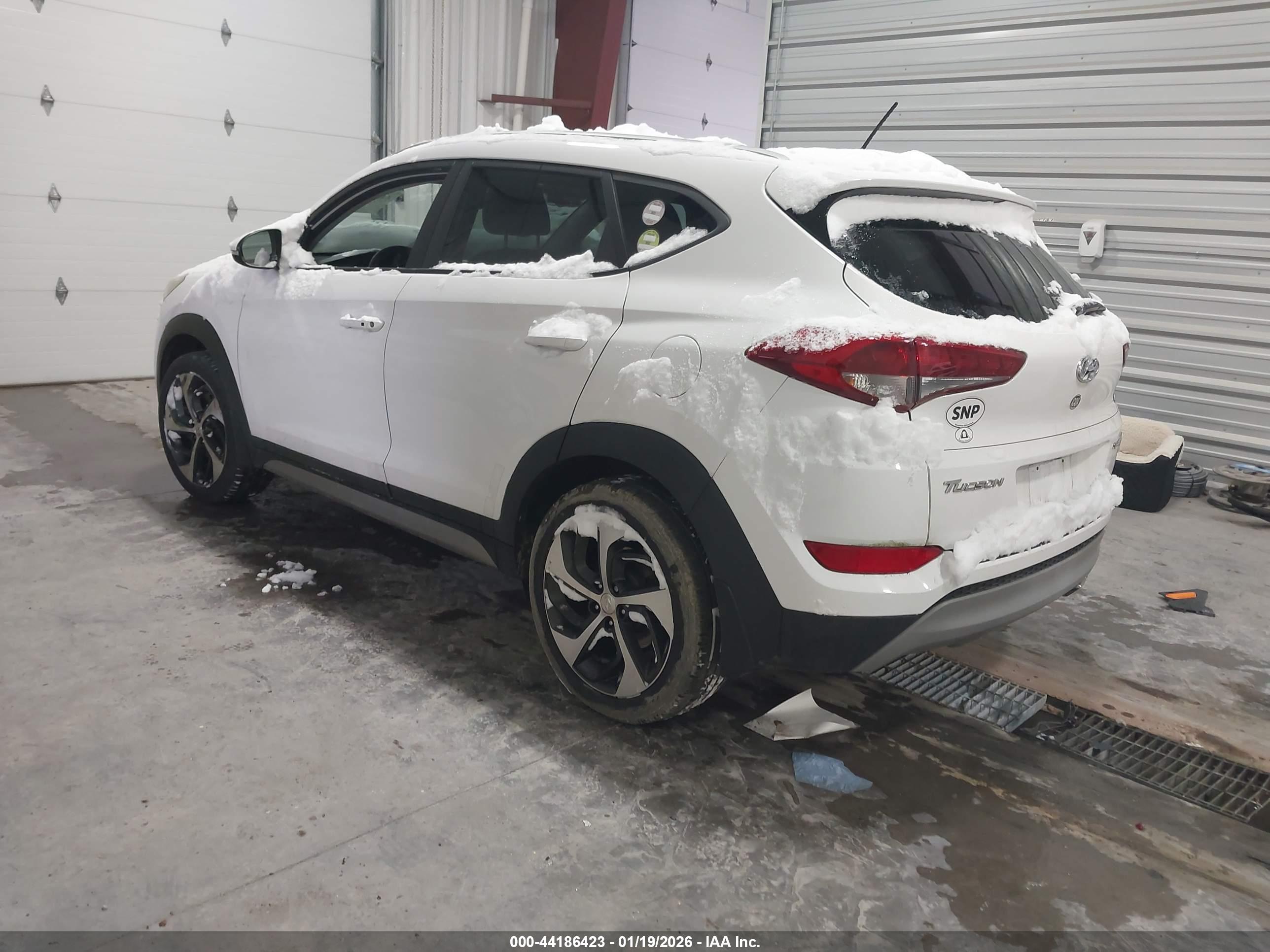 HYUNDAI TUCSON image 3