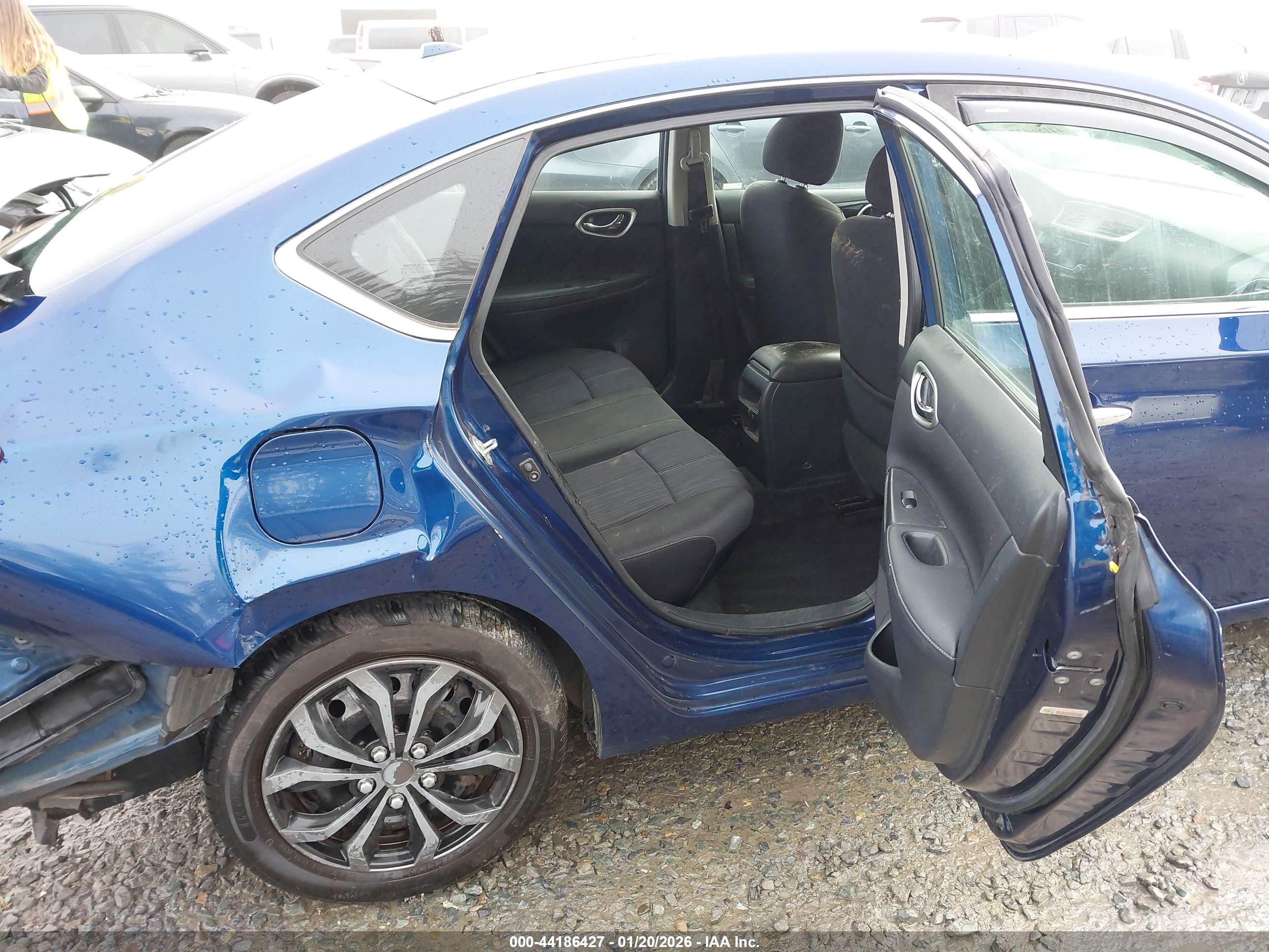 NISSAN SENTRA image 8
