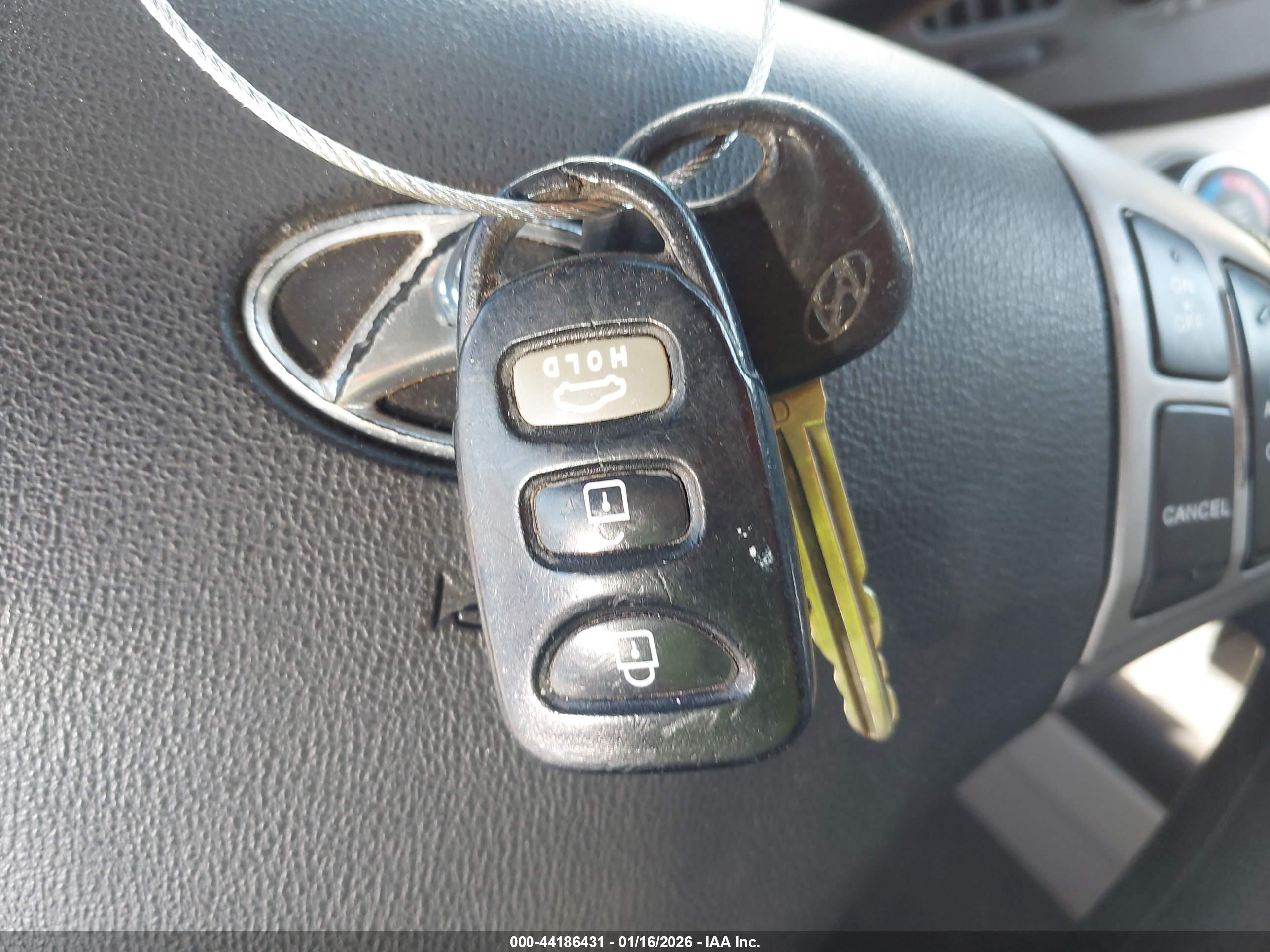 HYUNDAI ELANTRA image 11