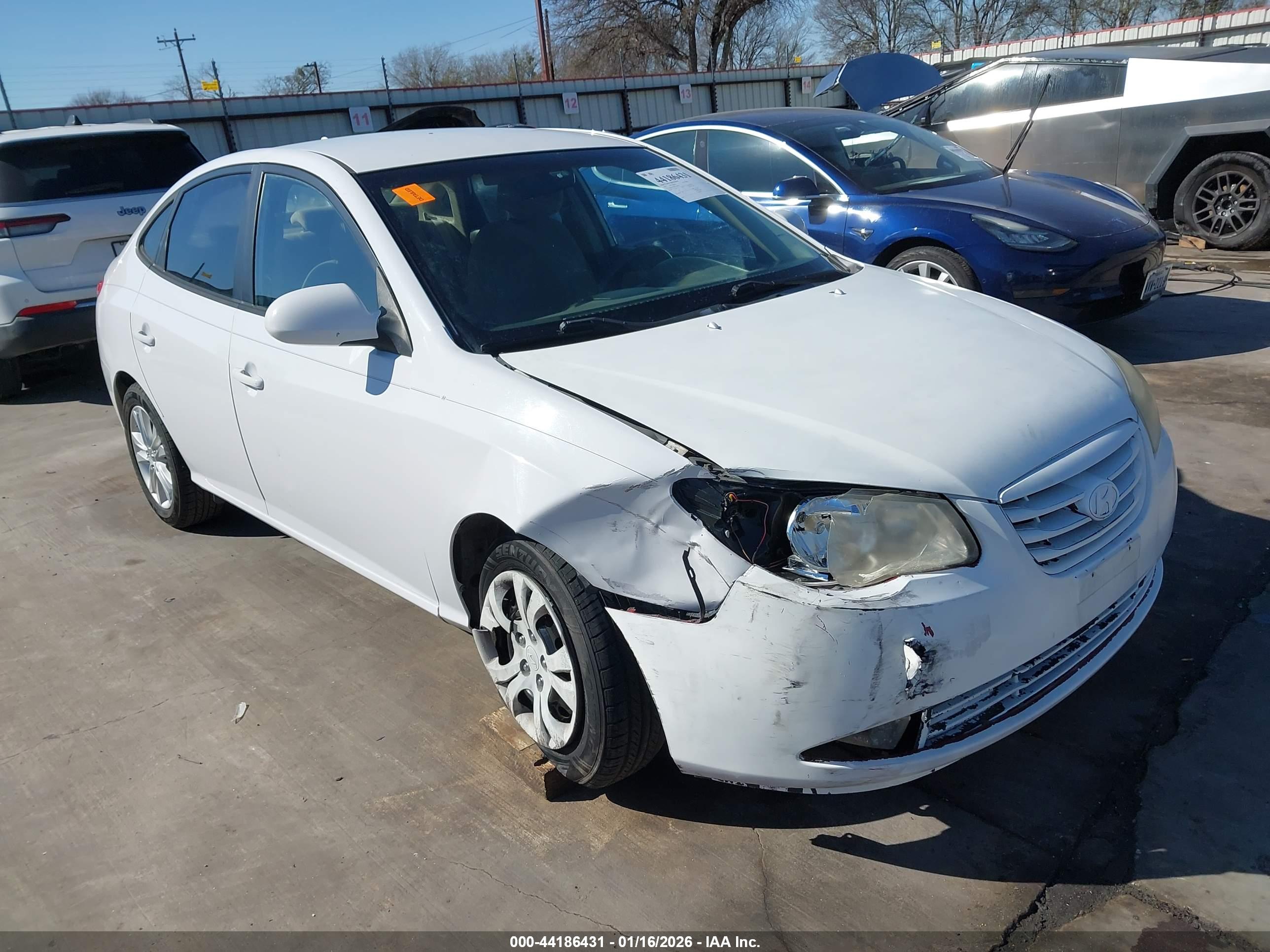 HYUNDAI ELANTRA image 6