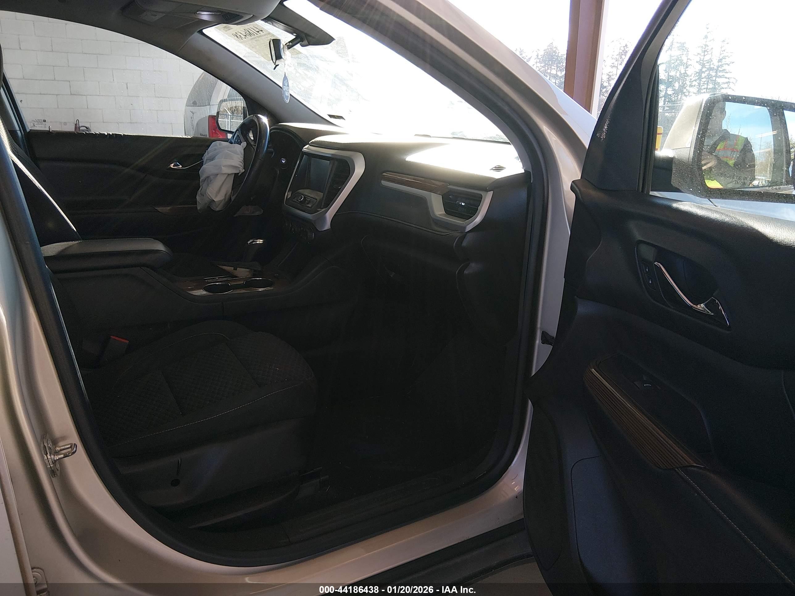 GMC ACADIA image 5