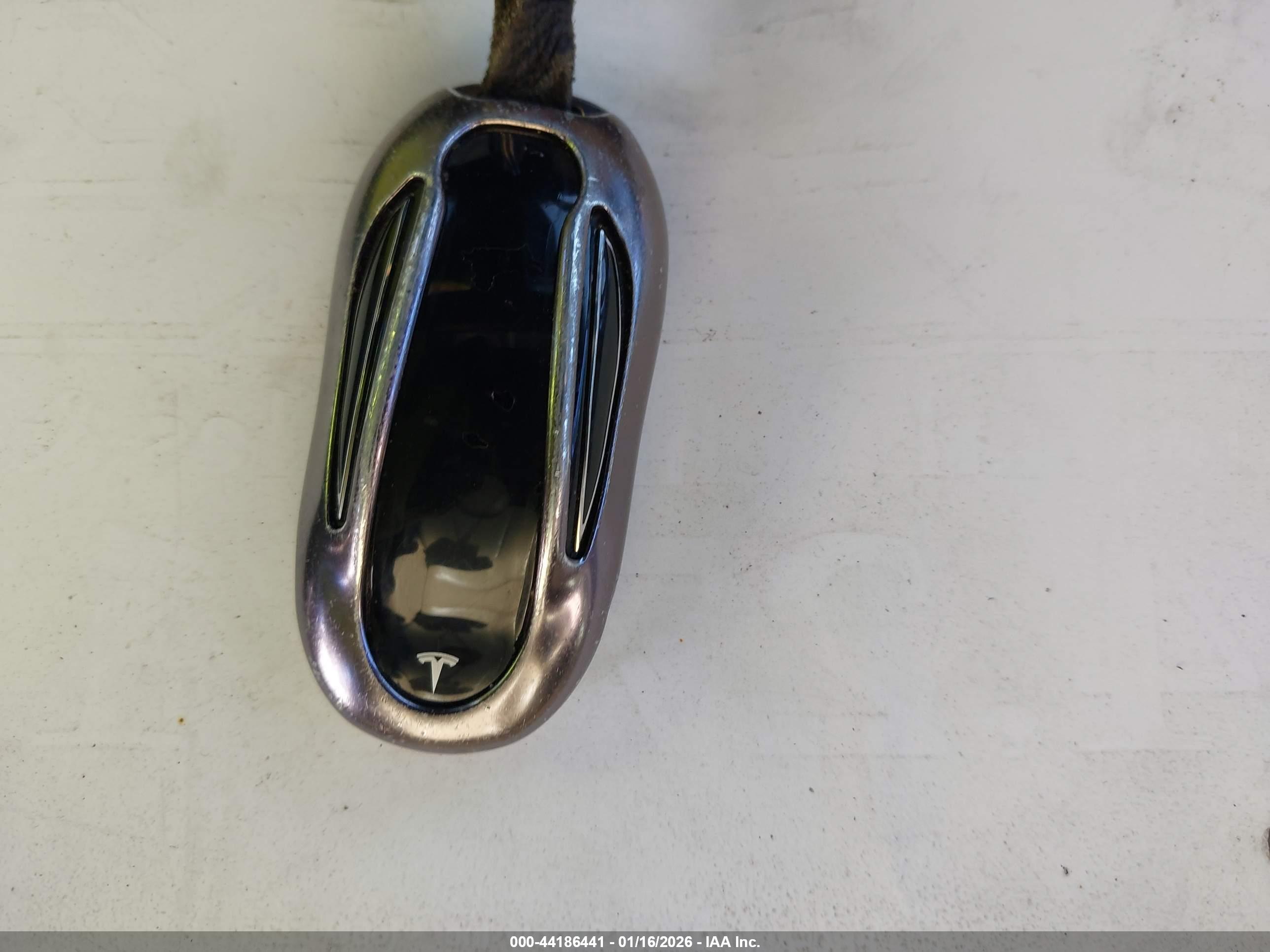 TESLA MODEL image 11
