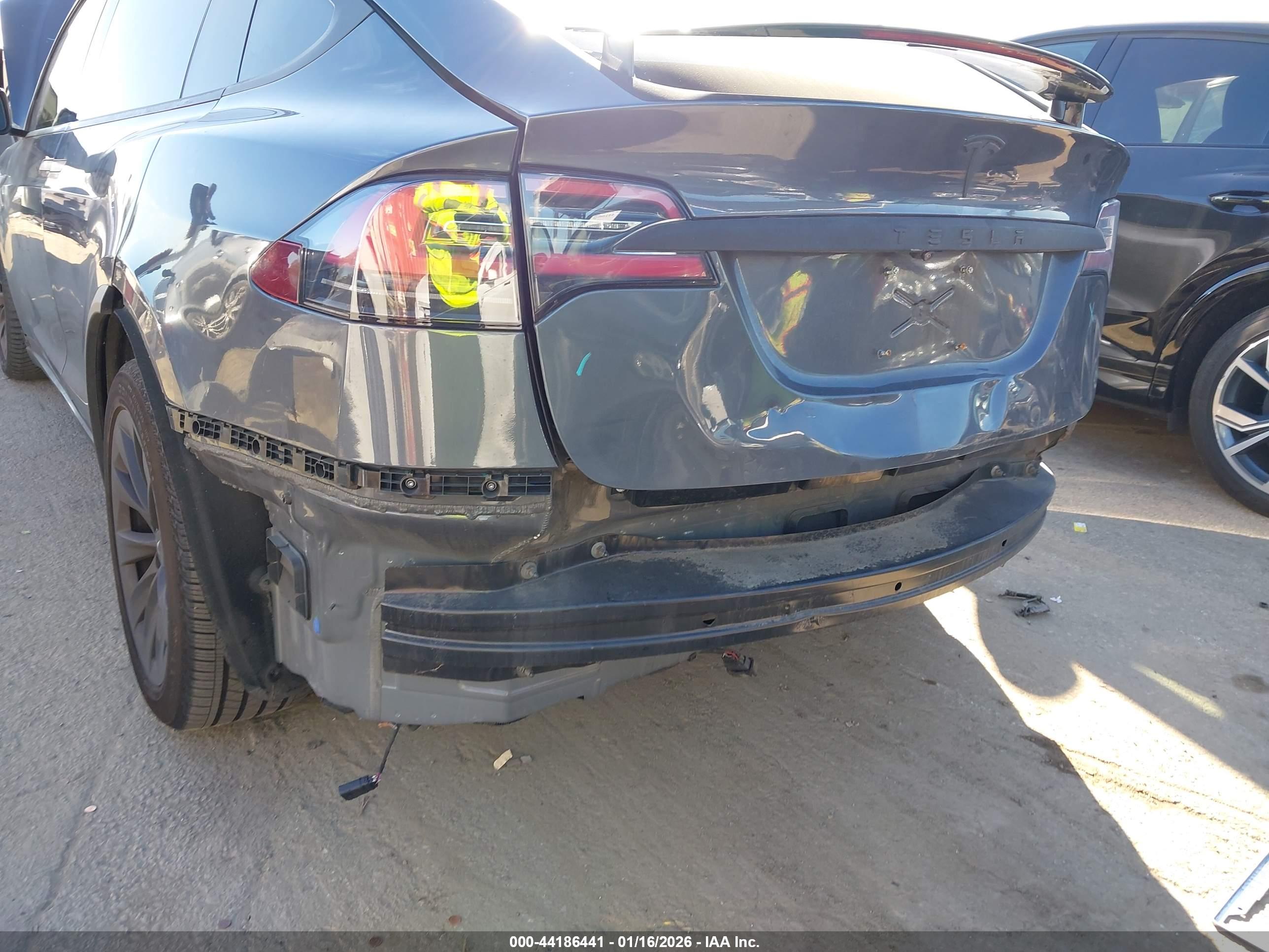 TESLA MODEL image 6