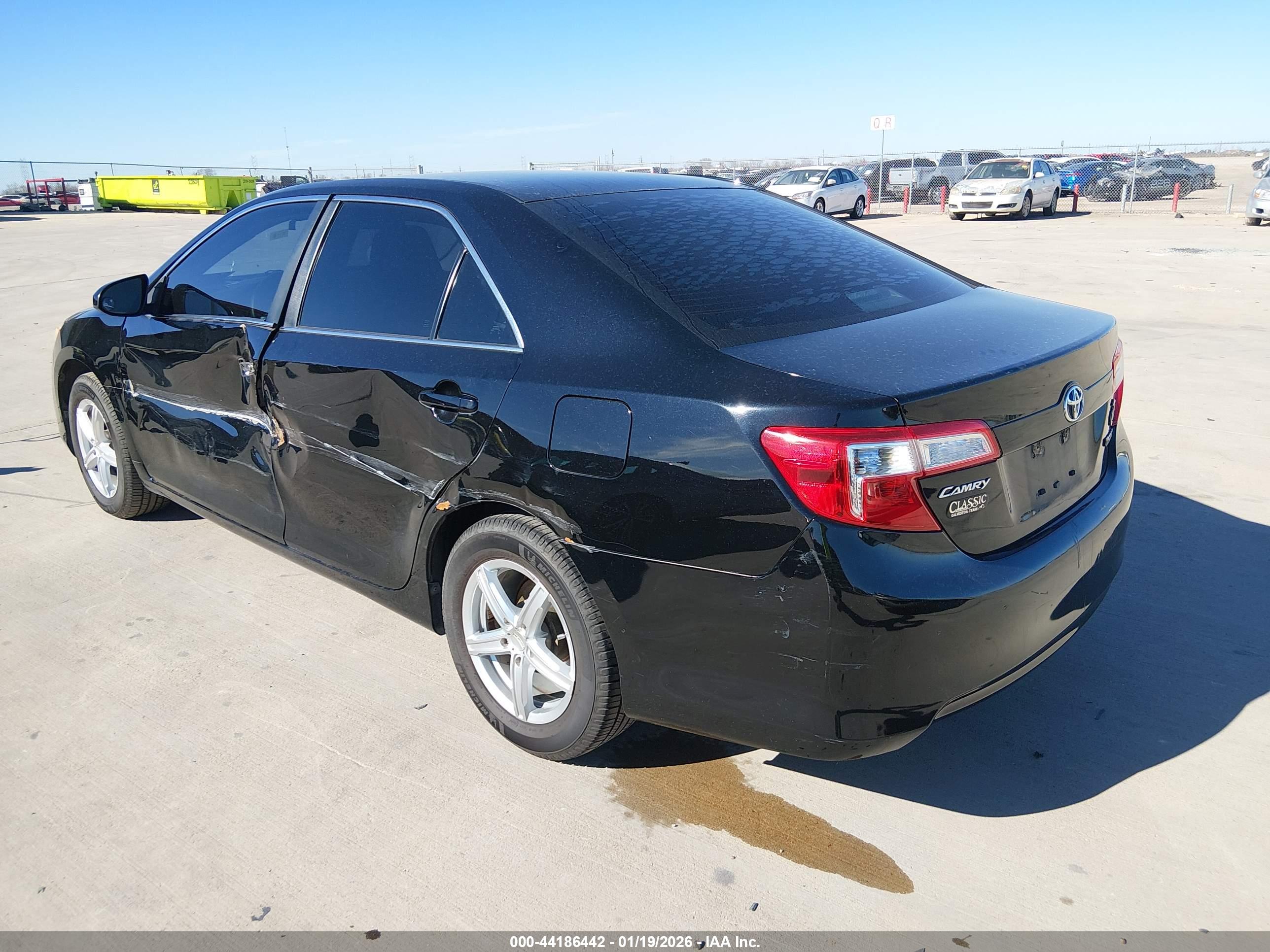 TOYOTA CAMRY image 3