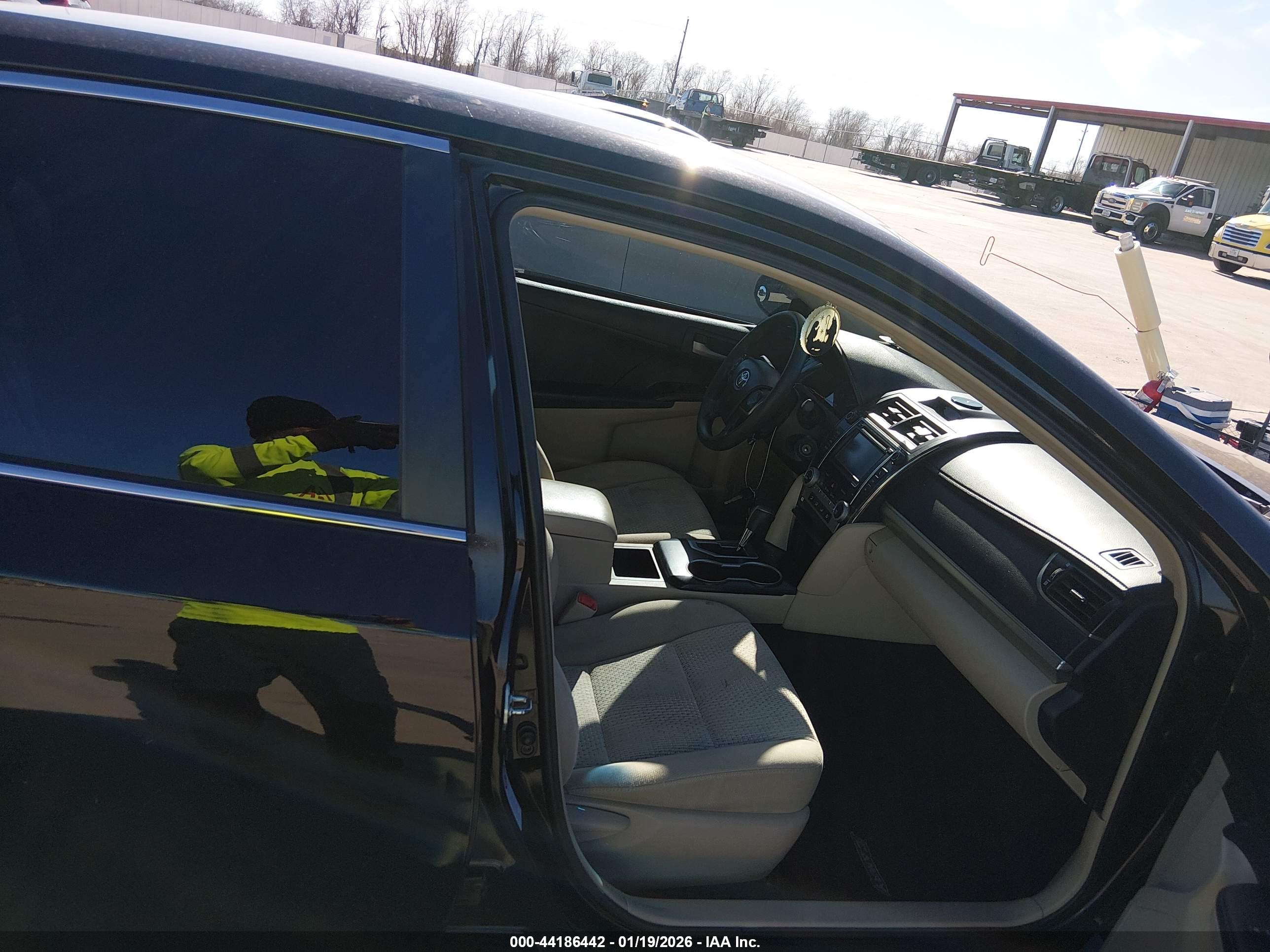 TOYOTA CAMRY image 5