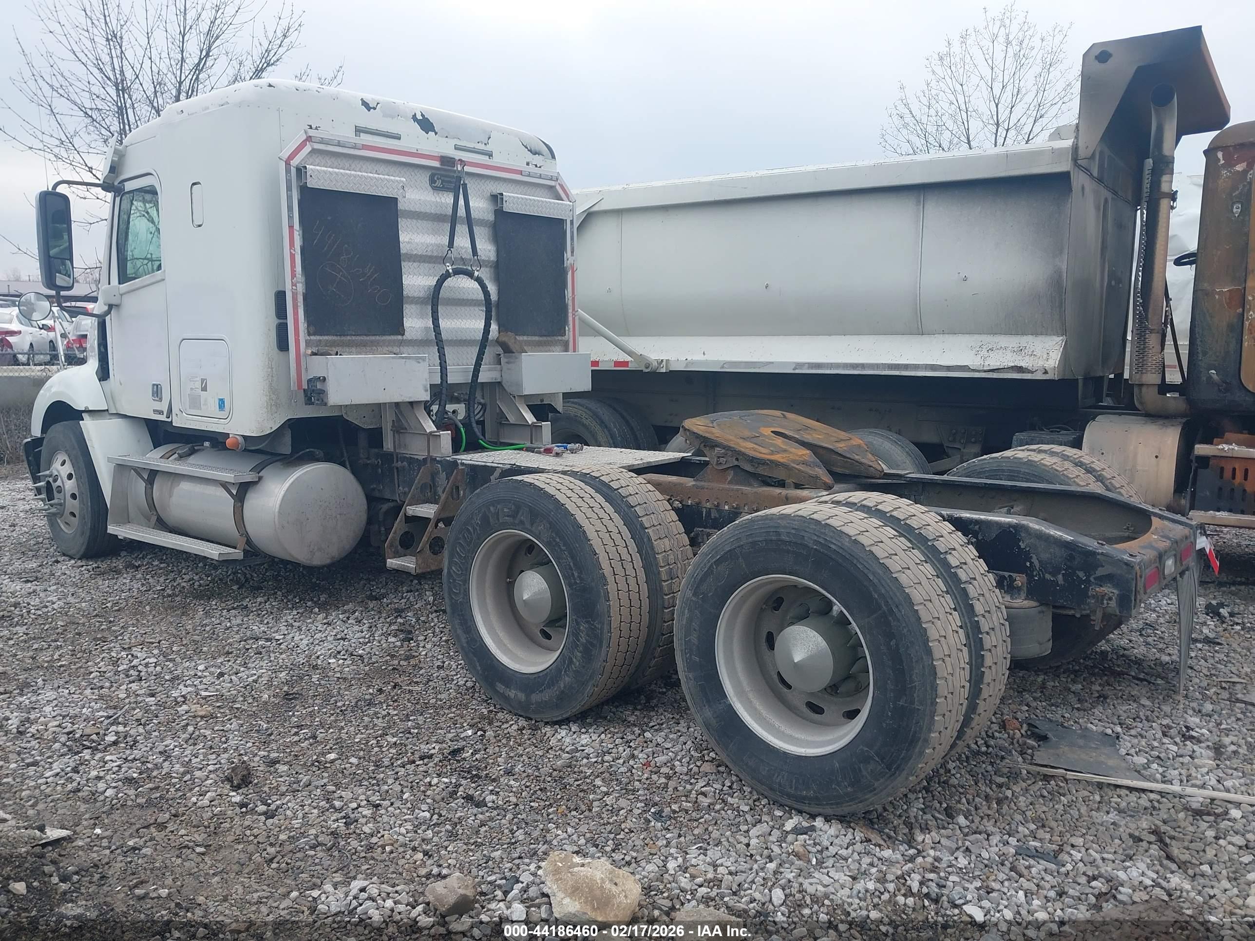 FREIGHTLINER COLUMBIA image 3