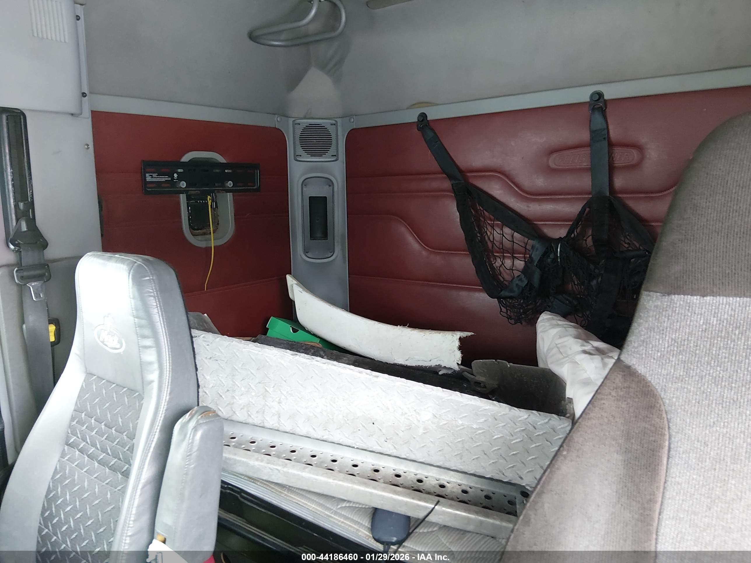 FREIGHTLINER COLUMBIA image 7