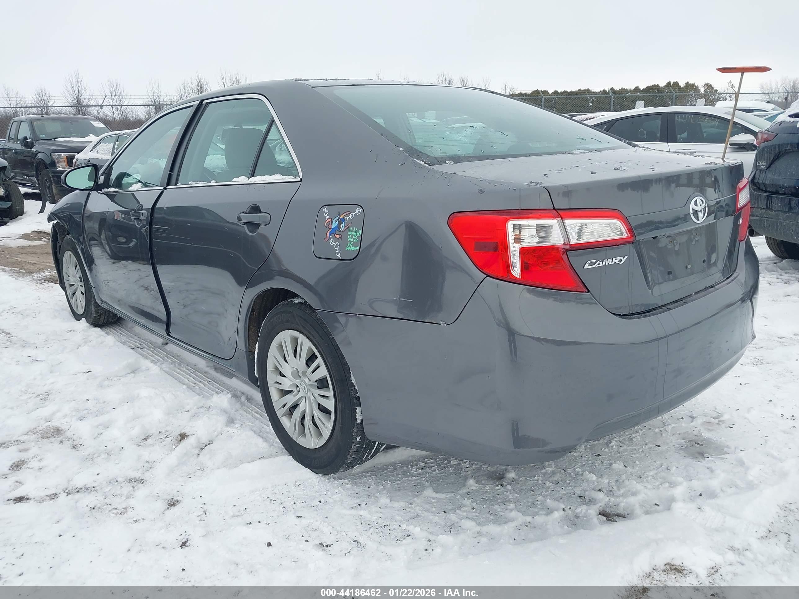 TOYOTA CAMRY image 3